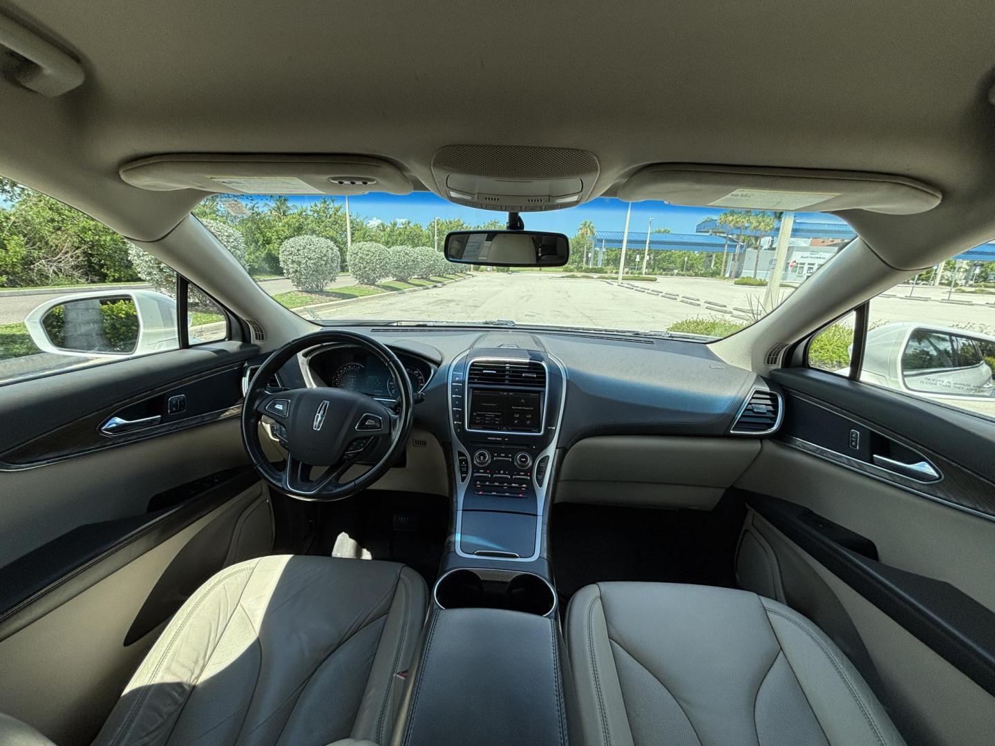 2016 WHITE /TAN Lincoln MKX Select (2LMTJ6KR8GB) with an 3.7L V6 DOHC 24V engine, 6A transmission, located at 11170 Summerlin Square Dr., Fort Myers Beach, FL, 33931, (239) 999-7777, 26.493546, -81.941628 - Carfax 2 Owner No Damage No Accidents! Back Up Camera Keyless Entry Bluetooth Navigation - Photo#8
