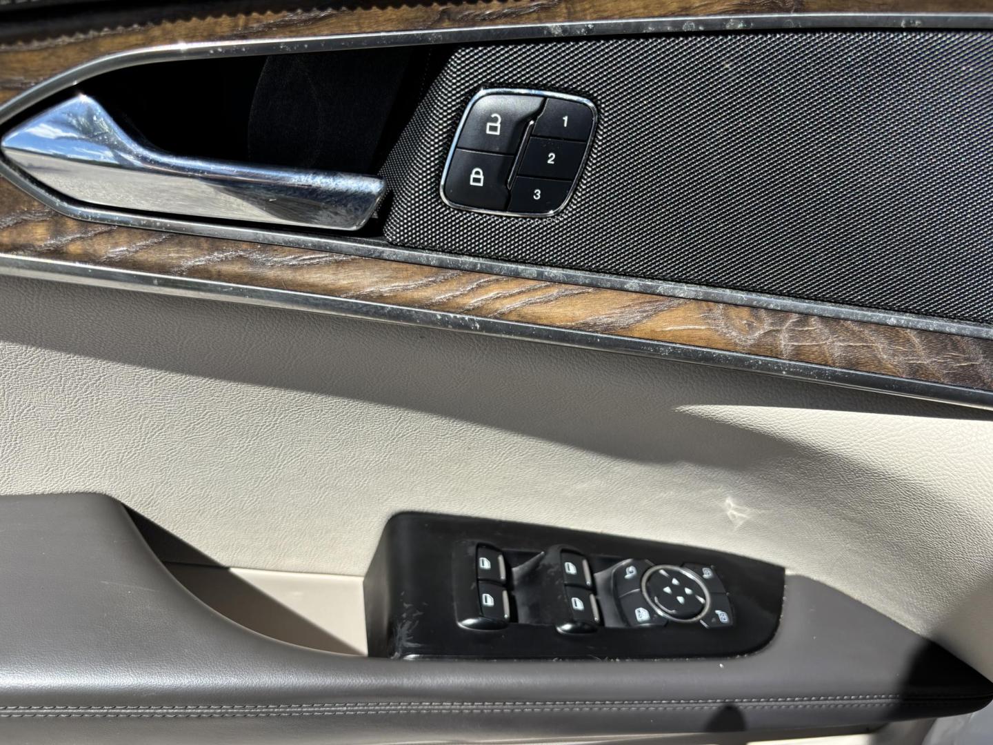 2016 WHITE /TAN Lincoln MKX Select (2LMTJ6KR8GB) with an 3.7L V6 DOHC 24V engine, 6A transmission, located at 11170 Summerlin Square Dr., Fort Myers Beach, FL, 33931, (239) 999-7777, 26.493546, -81.941628 - Carfax 2 Owner No Damage No Accidents! Back Up Camera Keyless Entry Bluetooth Navigation - Photo#38