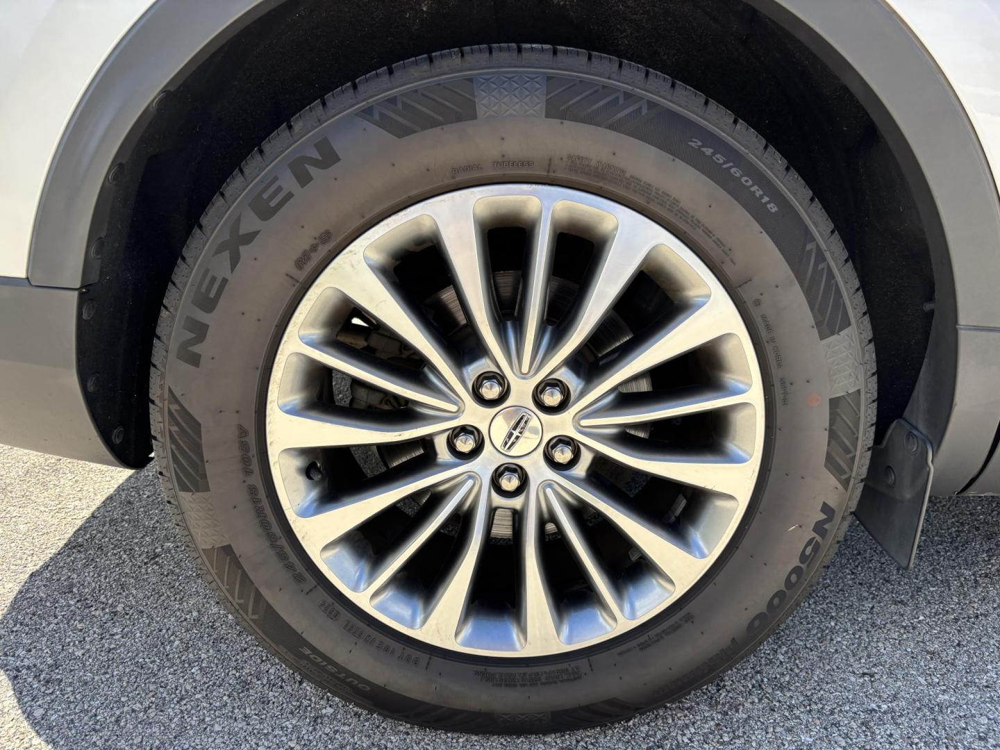 2016 WHITE /TAN Lincoln MKX Select (2LMTJ6KR8GB) with an 3.7L V6 DOHC 24V engine, 6A transmission, located at 11170 Summerlin Square Dr., Fort Myers Beach, FL, 33931, (239) 999-7777, 26.493546, -81.941628 - Carfax 2 Owner No Damage No Accidents! Back Up Camera Keyless Entry Bluetooth Navigation - Photo#50