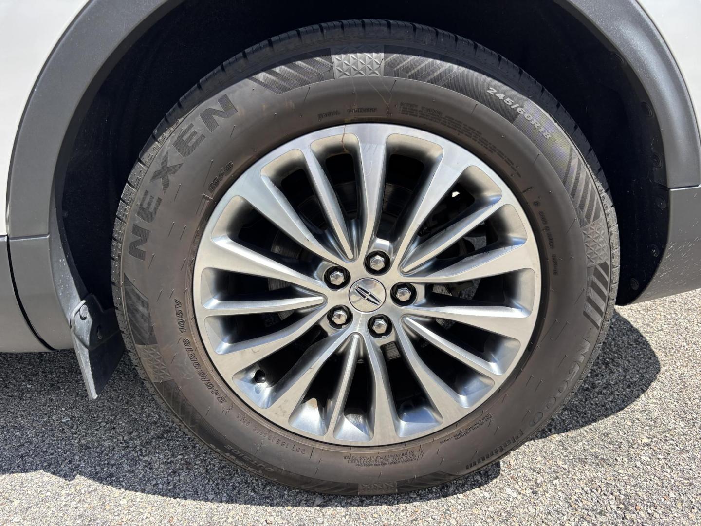 2016 WHITE /TAN Lincoln MKX Select (2LMTJ6KR8GB) with an 3.7L V6 DOHC 24V engine, 6A transmission, located at 11170 Summerlin Square Dr., Fort Myers Beach, FL, 33931, (239) 999-7777, 26.493546, -81.941628 - Carfax 2 Owner No Damage No Accidents! Back Up Camera Keyless Entry Bluetooth Navigation - Photo#51