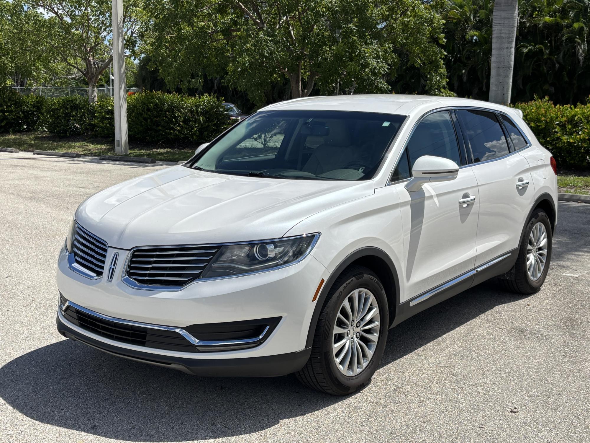 photo of 2016 Lincoln MKX Select