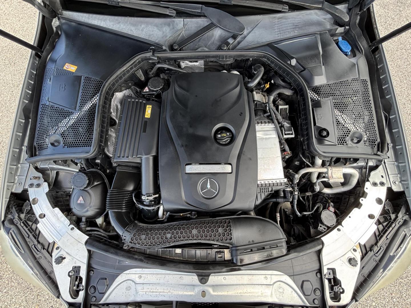 2016 SILVER Mercedes-Benz C-Class C300 Sedan (55SWF4JBXGU) with an 2.0L L4 DOHC 16V engine, 7A transmission, located at 11170 Summerlin Square Dr., Fort Myers Beach, FL, 33931, (239) 999-7777, 26.493546, -81.941628 - Photo#43