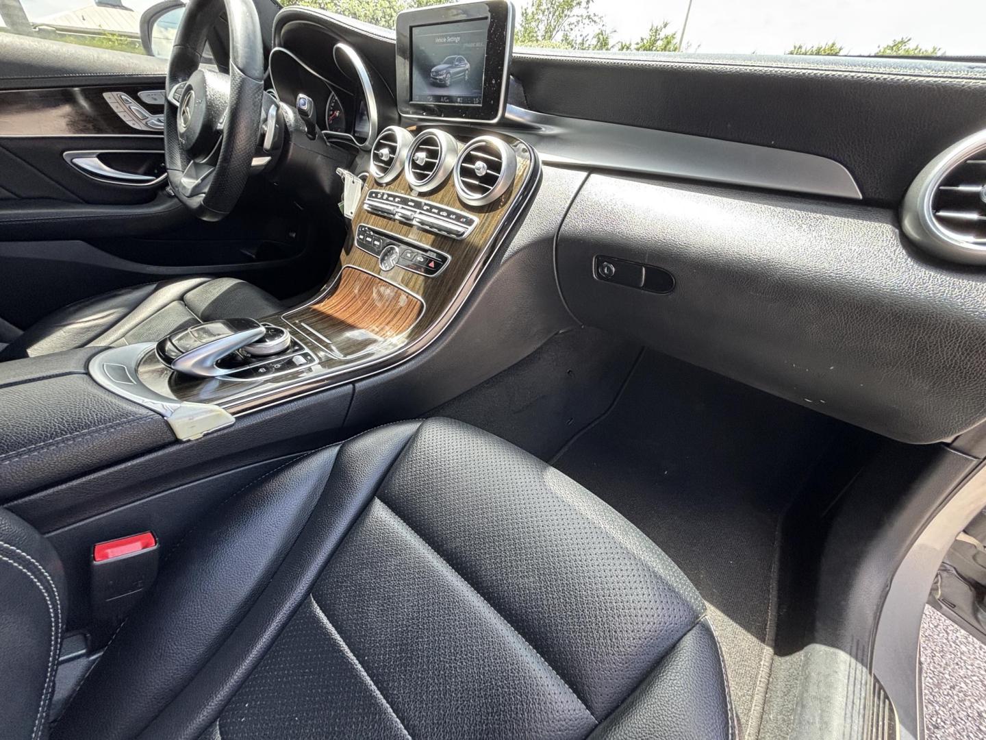 2016 SILVER Mercedes-Benz C-Class C300 Sedan (55SWF4JBXGU) with an 2.0L L4 DOHC 16V engine, 7A transmission, located at 11170 Summerlin Square Dr., Fort Myers Beach, FL, 33931, (239) 999-7777, 26.493546, -81.941628 - Photo#13