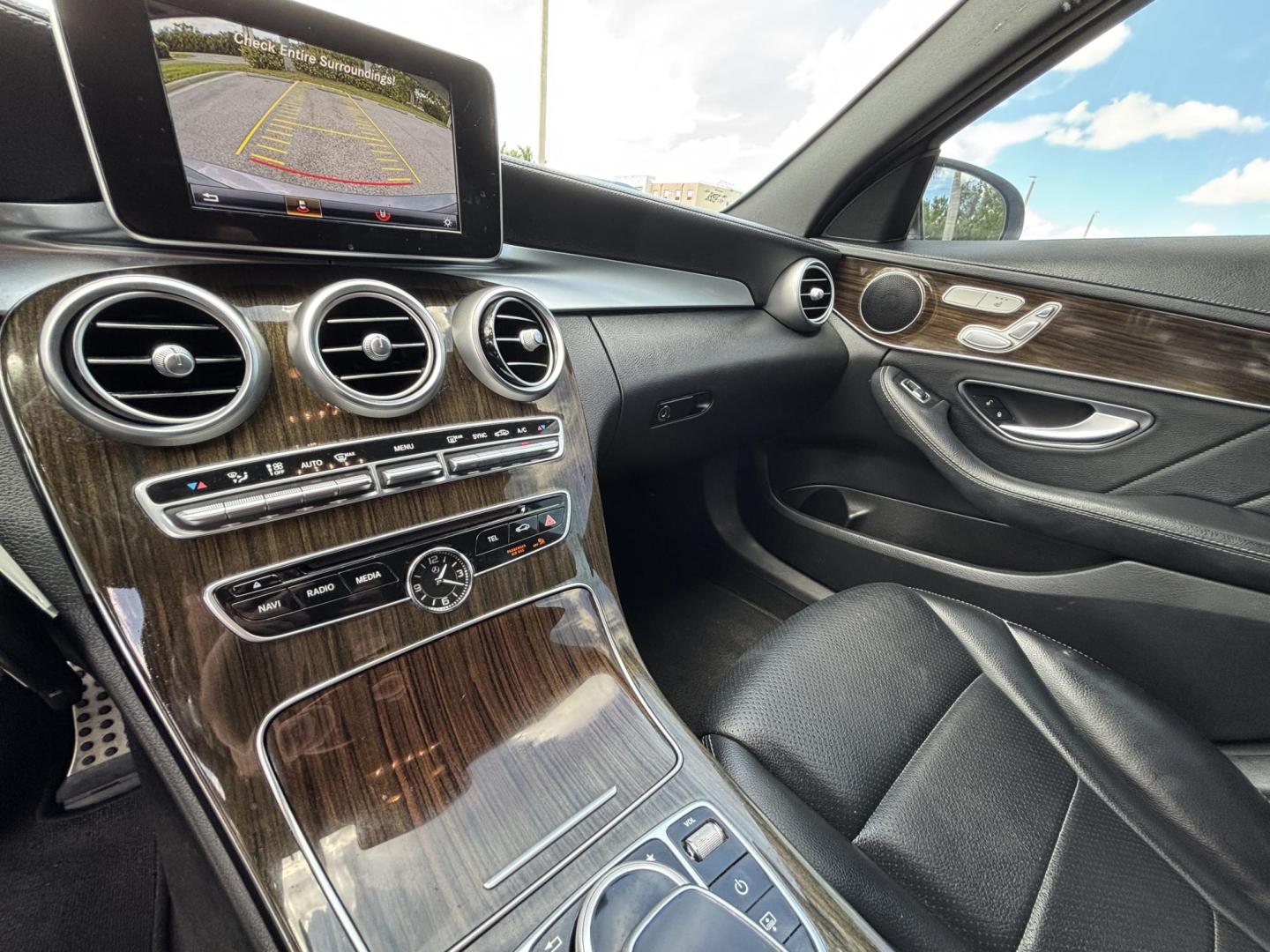 2016 SILVER Mercedes-Benz C-Class C300 Sedan (55SWF4JBXGU) with an 2.0L L4 DOHC 16V engine, 7A transmission, located at 11170 Summerlin Square Dr., Fort Myers Beach, FL, 33931, (239) 999-7777, 26.493546, -81.941628 - Photo#29