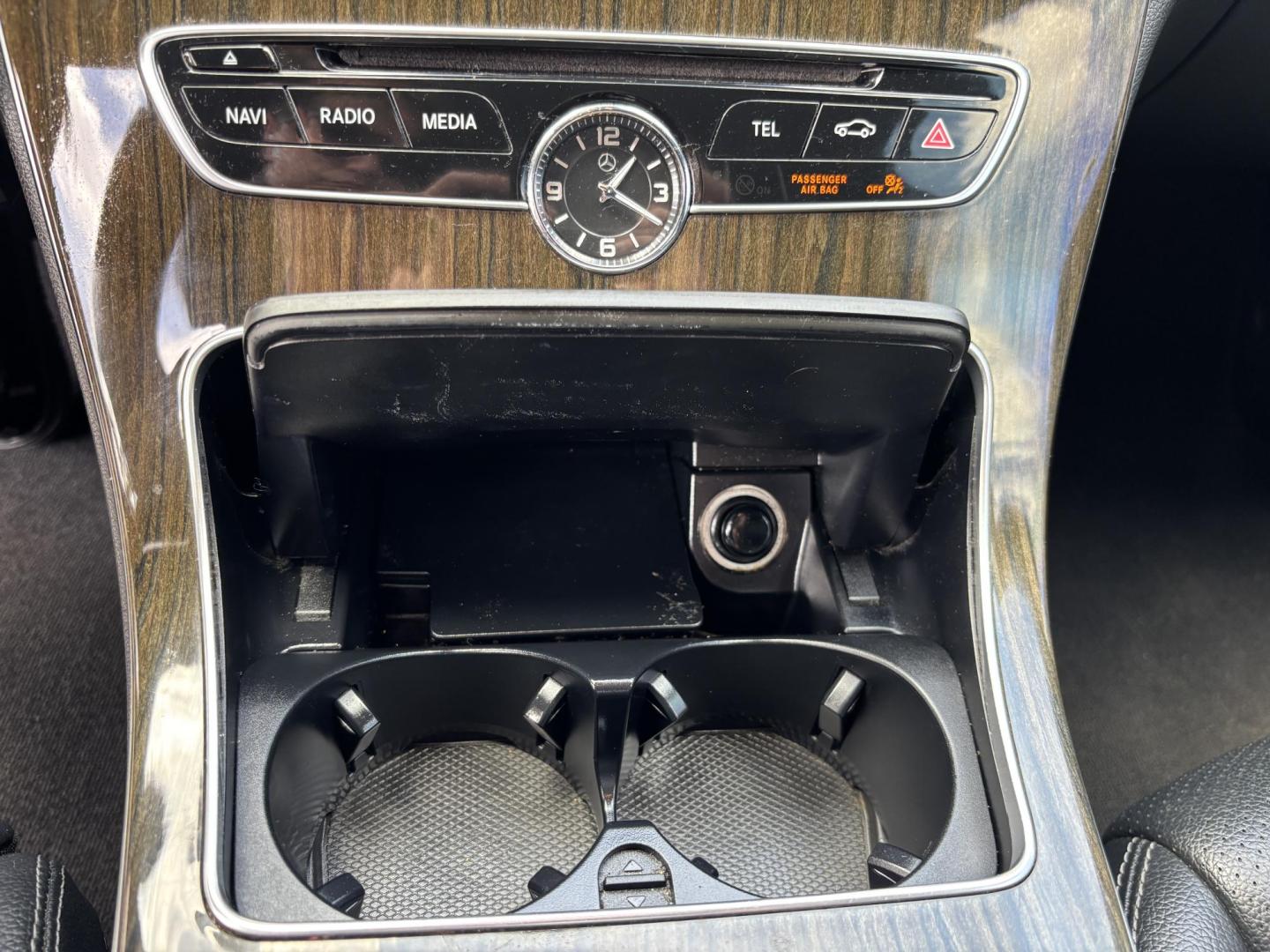 2016 SILVER Mercedes-Benz C-Class C300 Sedan (55SWF4JBXGU) with an 2.0L L4 DOHC 16V engine, 7A transmission, located at 11170 Summerlin Square Dr., Fort Myers Beach, FL, 33931, (239) 999-7777, 26.493546, -81.941628 - Photo#31
