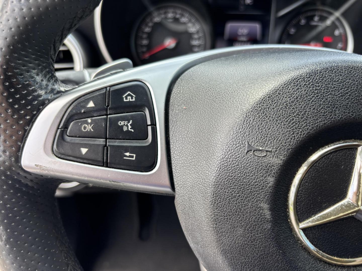2016 SILVER Mercedes-Benz C-Class C300 Sedan (55SWF4JBXGU) with an 2.0L L4 DOHC 16V engine, 7A transmission, located at 11170 Summerlin Square Dr., Fort Myers Beach, FL, 33931, (239) 999-7777, 26.493546, -81.941628 - Photo#25