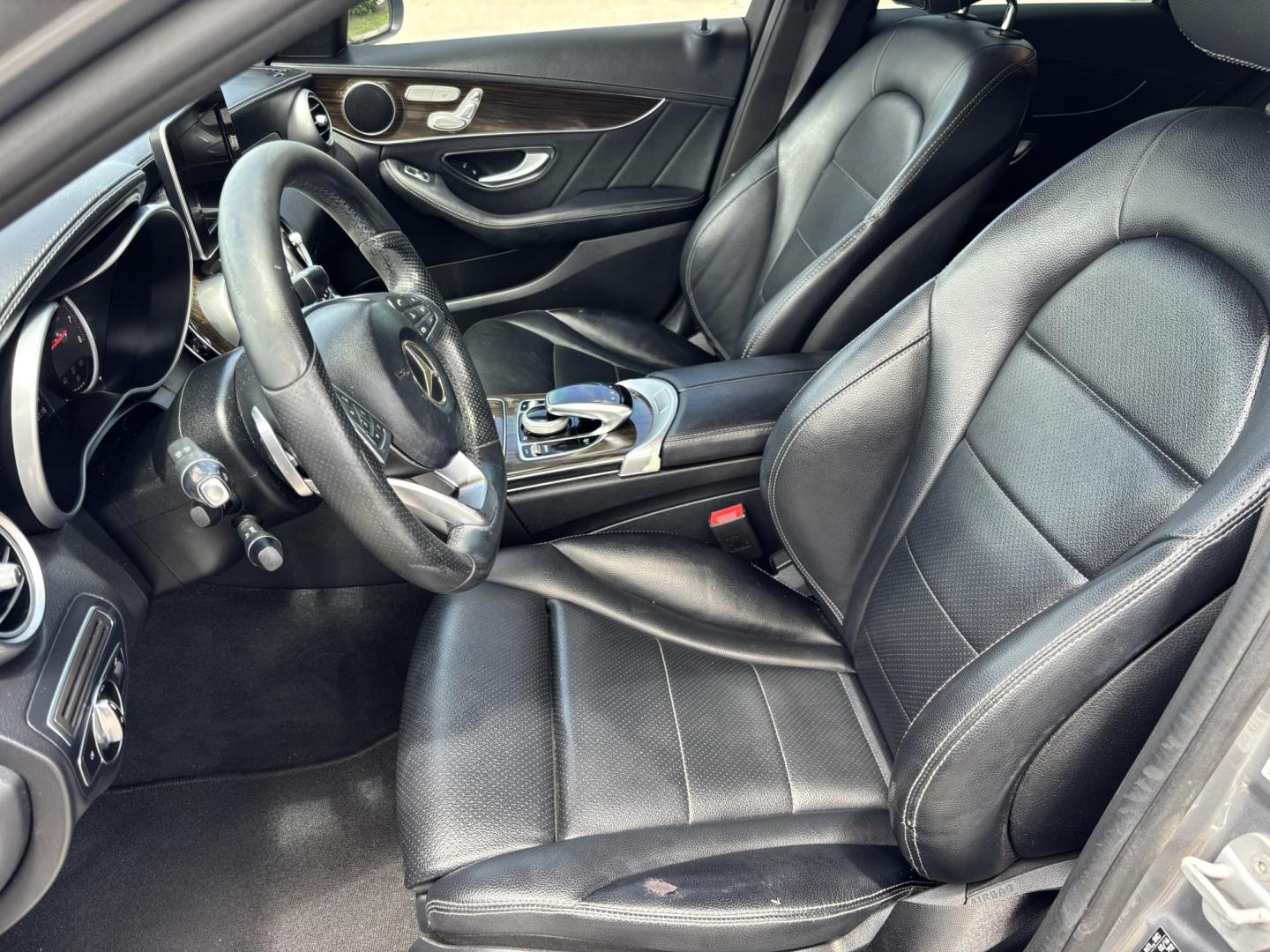2016 SILVER Mercedes-Benz C-Class C300 Sedan (55SWF4JBXGU) with an 2.0L L4 DOHC 16V engine, 7A transmission, located at 11170 Summerlin Square Dr., Fort Myers Beach, FL, 33931, (239) 999-7777, 26.493546, -81.941628 - Photo#9