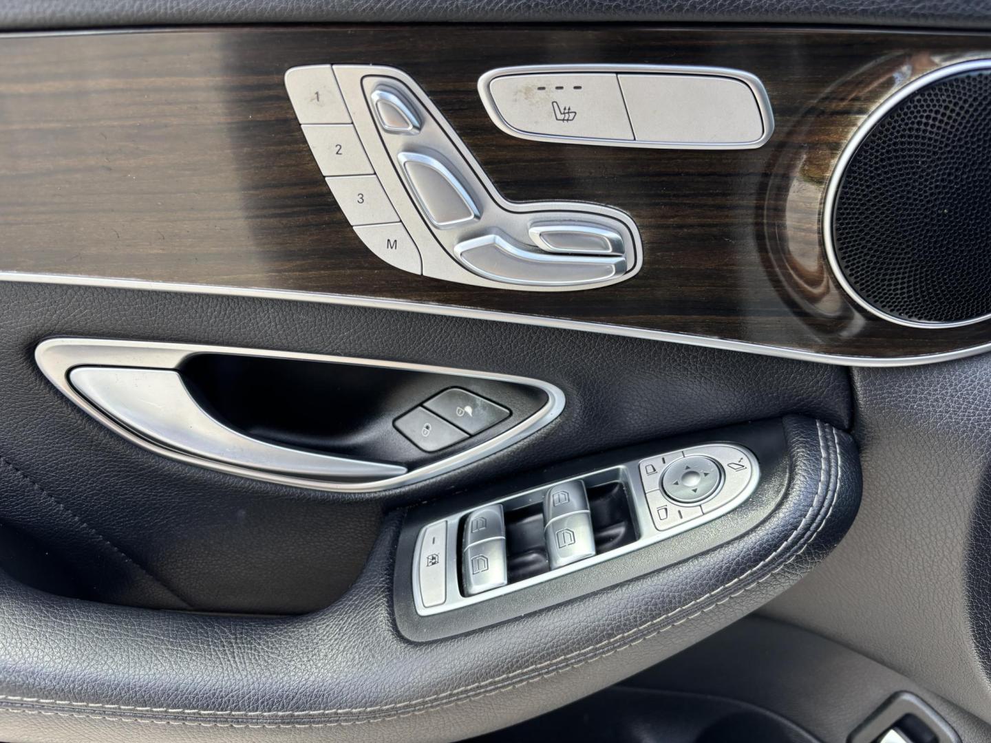 2016 SILVER Mercedes-Benz C-Class C300 Sedan (55SWF4JBXGU) with an 2.0L L4 DOHC 16V engine, 7A transmission, located at 11170 Summerlin Square Dr., Fort Myers Beach, FL, 33931, (239) 999-7777, 26.493546, -81.941628 - Photo#41