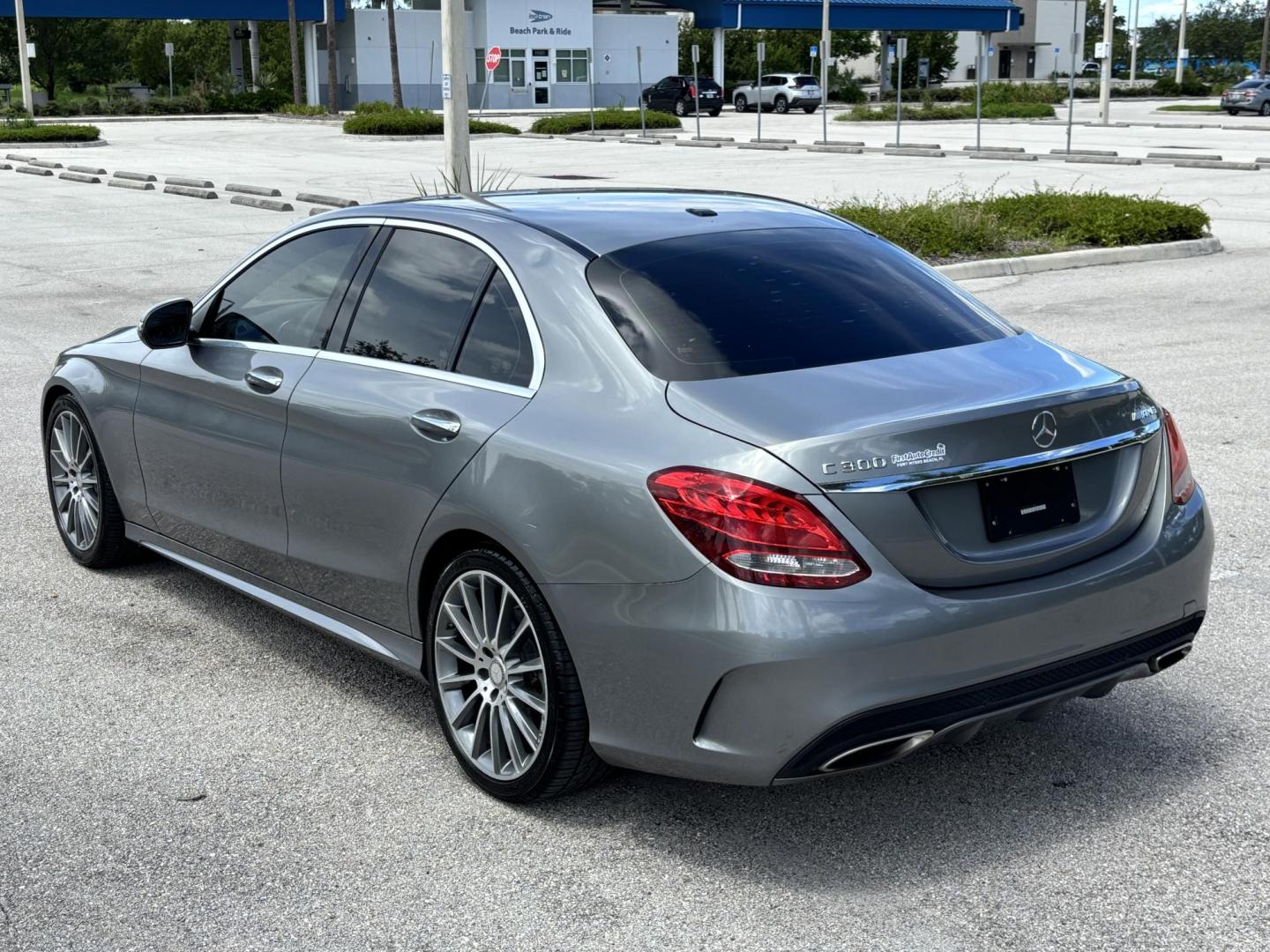 2016 SILVER Mercedes-Benz C-Class C300 Sedan (55SWF4JBXGU) with an 2.0L L4 DOHC 16V engine, 7A transmission, located at 11170 Summerlin Square Dr., Fort Myers Beach, FL, 33931, (239) 999-7777, 26.493546, -81.941628 - Photo#4