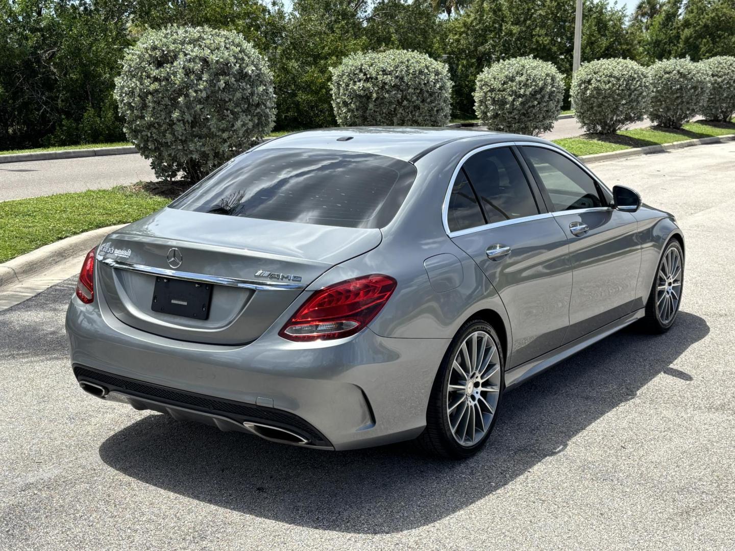 2016 SILVER Mercedes-Benz C-Class C300 Sedan (55SWF4JBXGU) with an 2.0L L4 DOHC 16V engine, 7A transmission, located at 11170 Summerlin Square Dr., Fort Myers Beach, FL, 33931, (239) 999-7777, 26.493546, -81.941628 - Photo#6