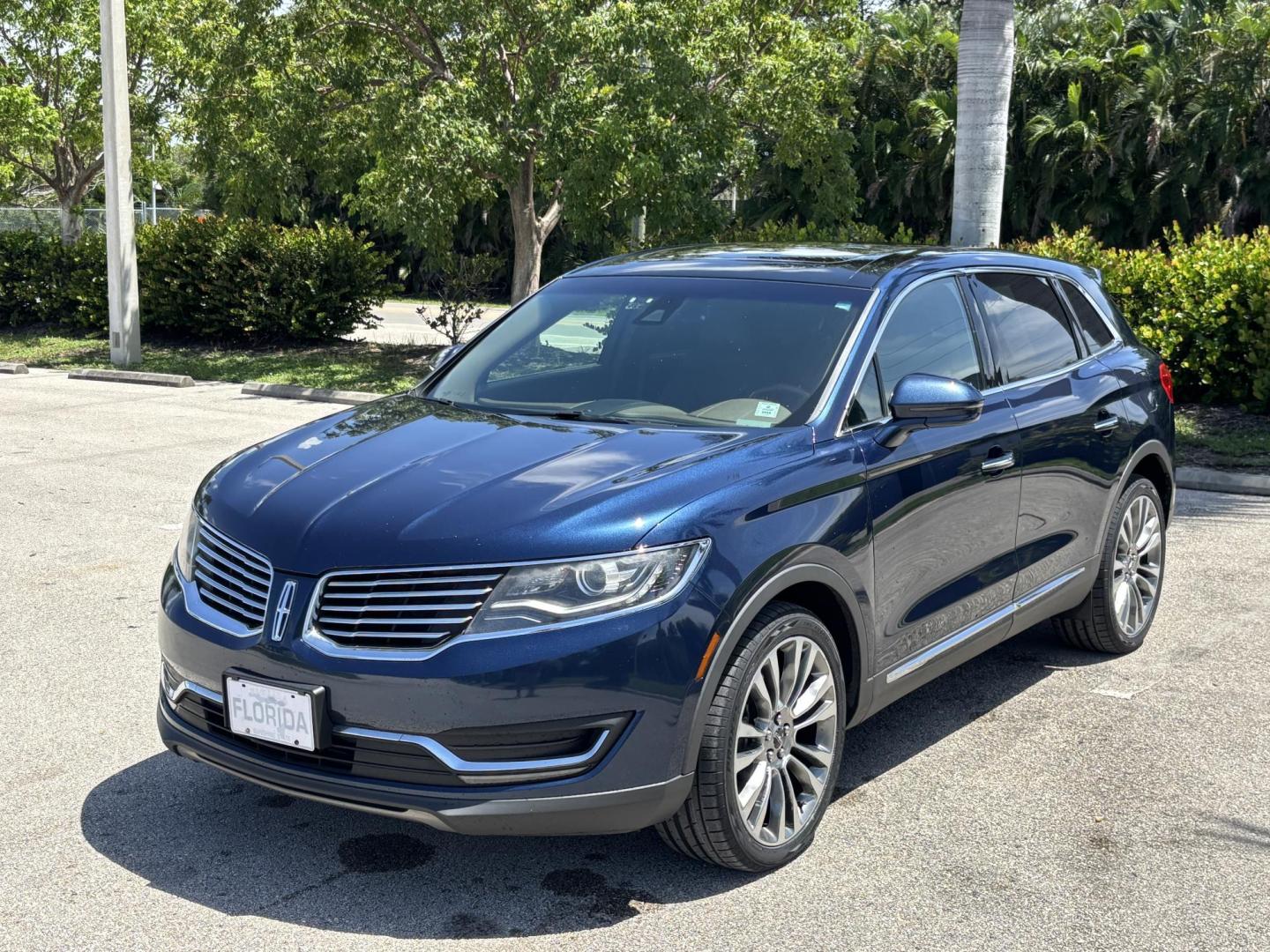 2017 BLUE Lincoln MKX Reserve AWD (2LMPJ8LP2HB) with an 2.7L V6 DOHC 24V engine, 6A transmission, located at 11170 Summerlin Square Dr., Fort Myers Beach, FL, 33931, (239) 999-7777, 26.493546, -81.941628 - Carfax 2 Owner Sale Price $12,900 Carfax Value $14,810 - Photo#0