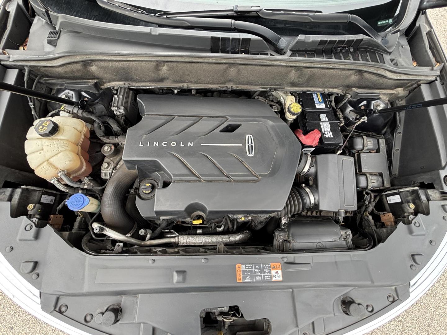 2017 BLUE Lincoln MKX Reserve AWD (2LMPJ8LP2HB) with an 2.7L V6 DOHC 24V engine, 6A transmission, located at 11170 Summerlin Square Dr., Fort Myers Beach, FL, 33931, (239) 999-7777, 26.493546, -81.941628 - Carfax 2 Owner Sale Price $12,900 Carfax Value $14,810 - Photo#44