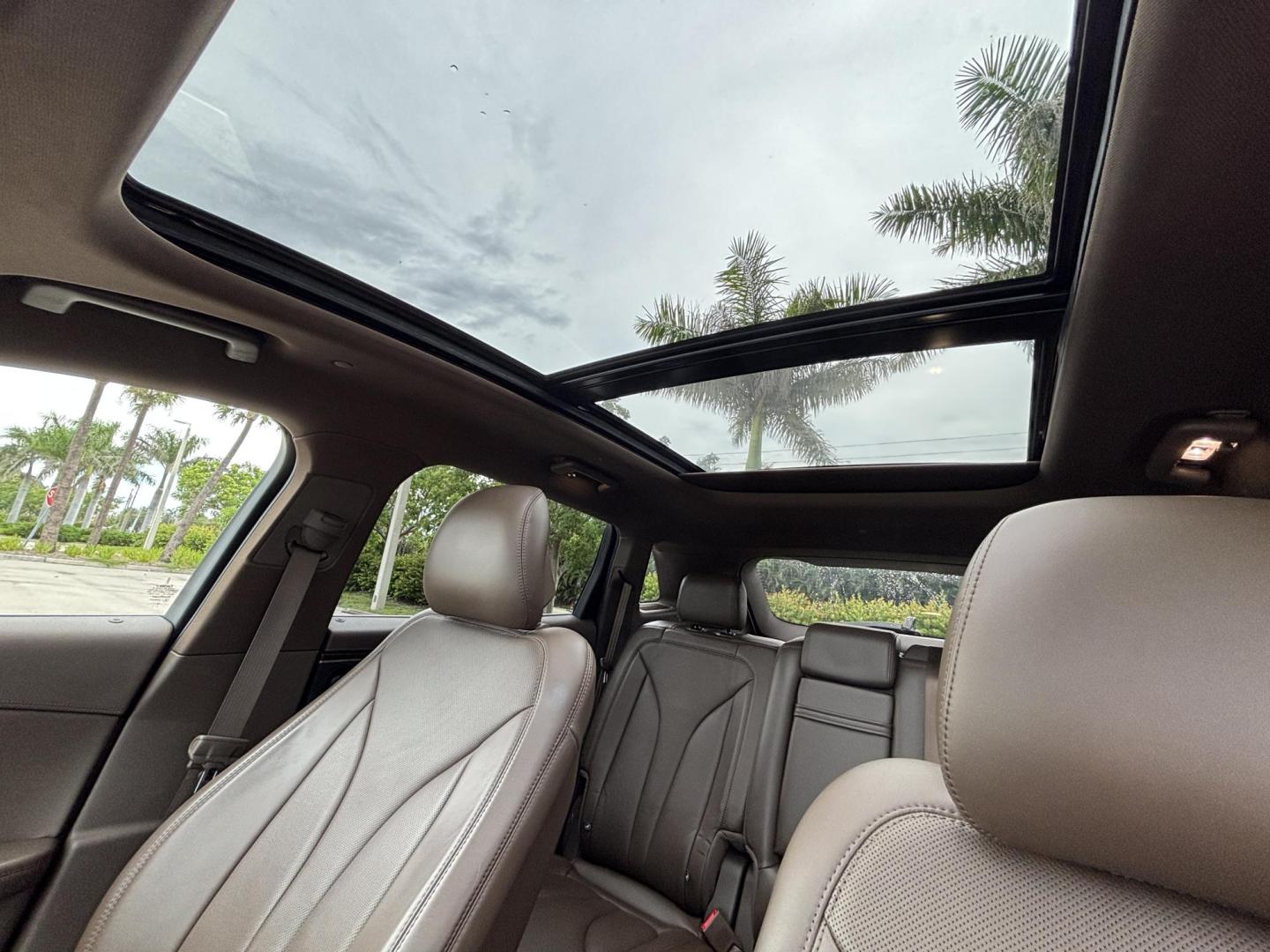 2017 BLUE Lincoln MKX Reserve AWD (2LMPJ8LP2HB) with an 2.7L V6 DOHC 24V engine, 6A transmission, located at 11170 Summerlin Square Dr., Fort Myers Beach, FL, 33931, (239) 999-7777, 26.493546, -81.941628 - Carfax 2 Owner Sale Price $12,900 Carfax Value $14,810 - Photo#9