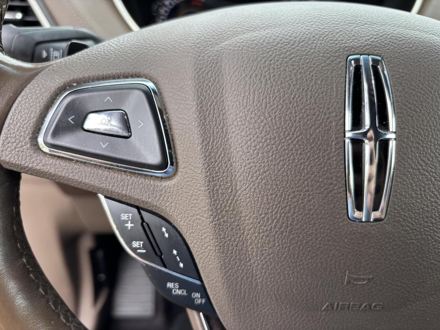 2017 BLUE Lincoln MKX Reserve AWD (2LMPJ8LP2HB) with an 2.7L V6 DOHC 24V engine, 6A transmission, located at 11170 Summerlin Square Dr., Fort Myers Beach, FL, 33931, (239) 999-7777, 26.493546, -81.941628 - Carfax 2 Owner Sale Price $12,900 Carfax Value $14,810 - Photo#28