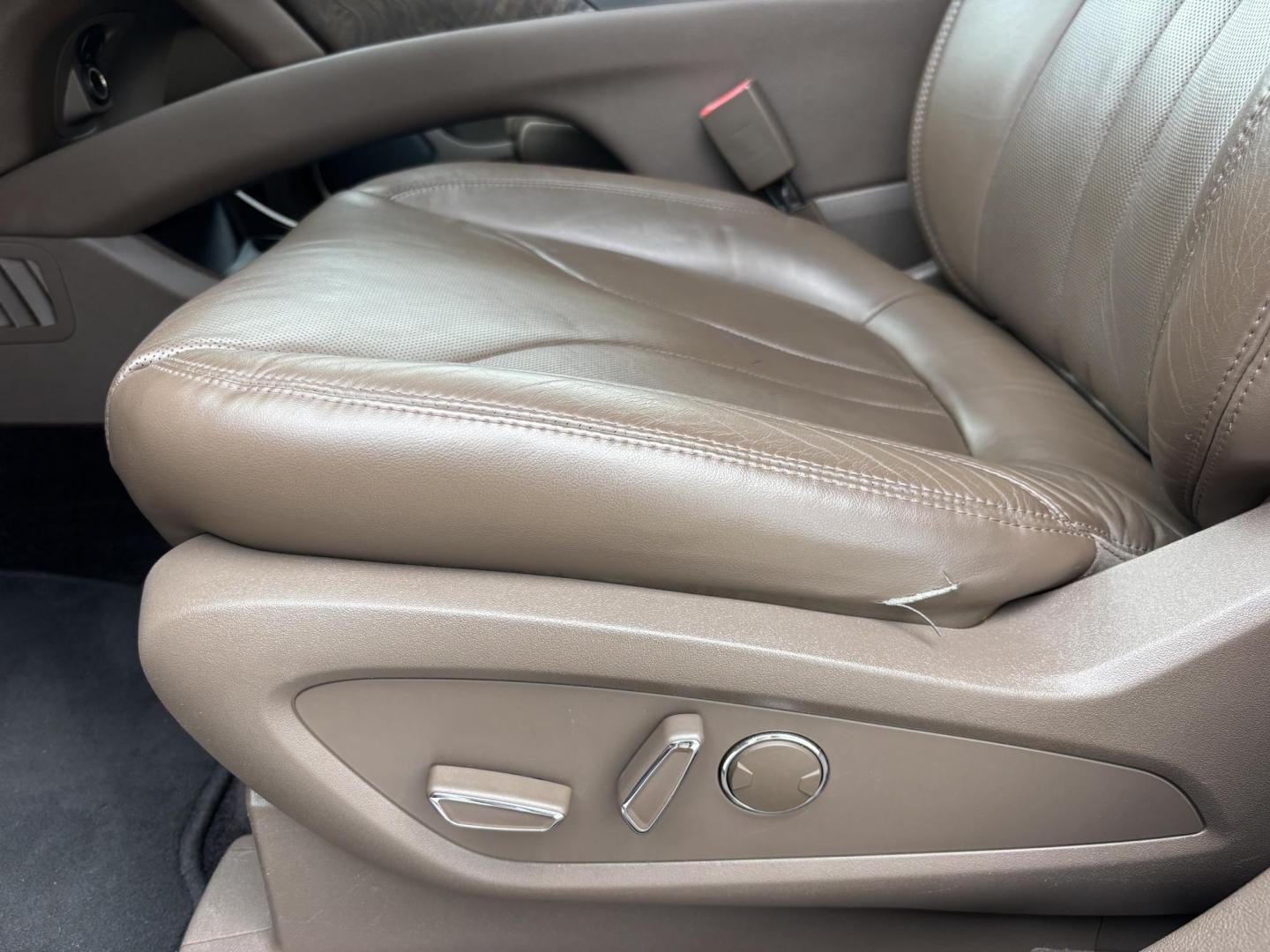2017 BLUE Lincoln MKX Reserve AWD (2LMPJ8LP2HB) with an 2.7L V6 DOHC 24V engine, 6A transmission, located at 11170 Summerlin Square Dr., Fort Myers Beach, FL, 33931, (239) 999-7777, 26.493546, -81.941628 - Carfax 2 Owner Sale Price $12,900 Carfax Value $14,810 - Photo#11