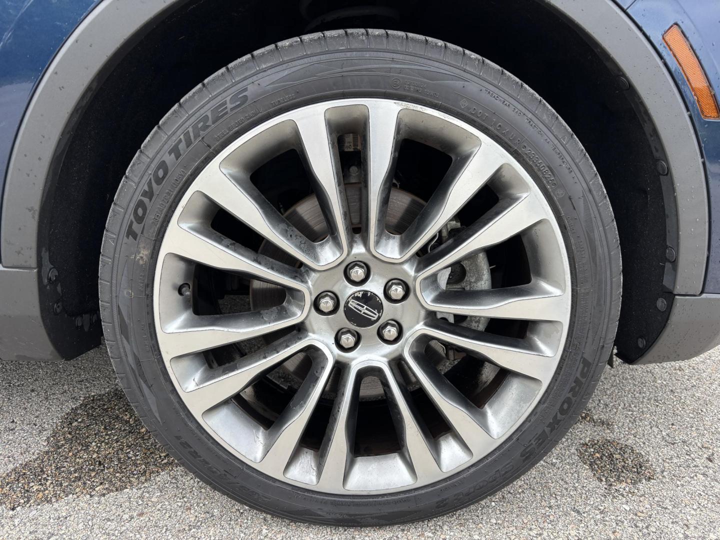 2017 BLUE Lincoln MKX Reserve AWD (2LMPJ8LP2HB) with an 2.7L V6 DOHC 24V engine, 6A transmission, located at 11170 Summerlin Square Dr., Fort Myers Beach, FL, 33931, (239) 999-7777, 26.493546, -81.941628 - Carfax 2 Owner Sale Price $12,900 Carfax Value $14,810 - Photo#46