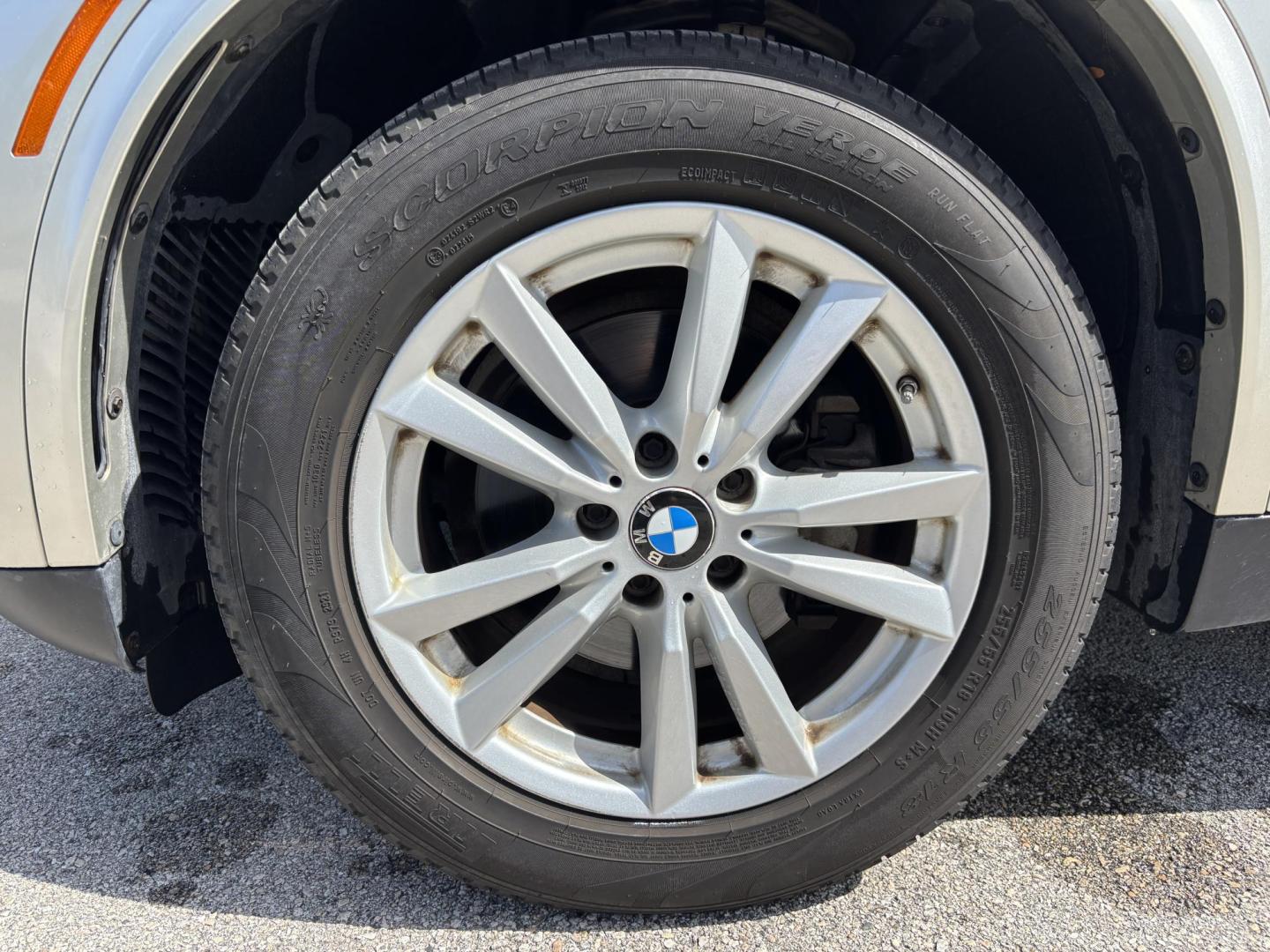 2015 BMW X5 xDrive35i (5UXKR0C56F0) with an 3.0L L6 DOHC 24V engine, 8-Speed Automatic transmission, located at 11170 Summerlin Square Dr., Fort Myers Beach, FL, 33931, (239) 999-7777, 26.493546, -81.941628 - 3rd Row - Photo#36