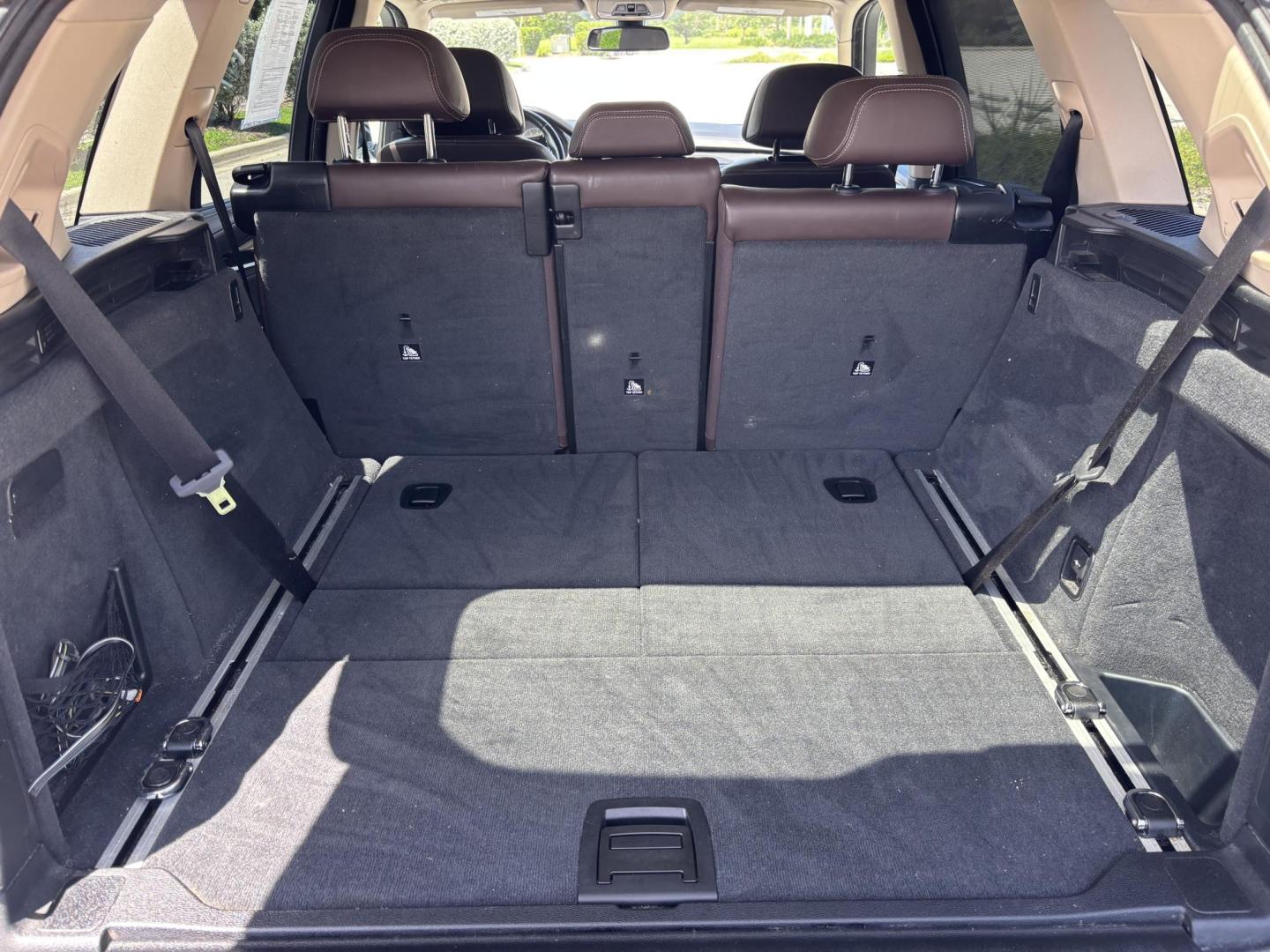 2015 BMW X5 xDrive35i (5UXKR0C56F0) with an 3.0L L6 DOHC 24V engine, 8-Speed Automatic transmission, located at 11170 Summerlin Square Dr., Fort Myers Beach, FL, 33931, (239) 999-7777, 26.493546, -81.941628 - 3rd Row - Photo#21