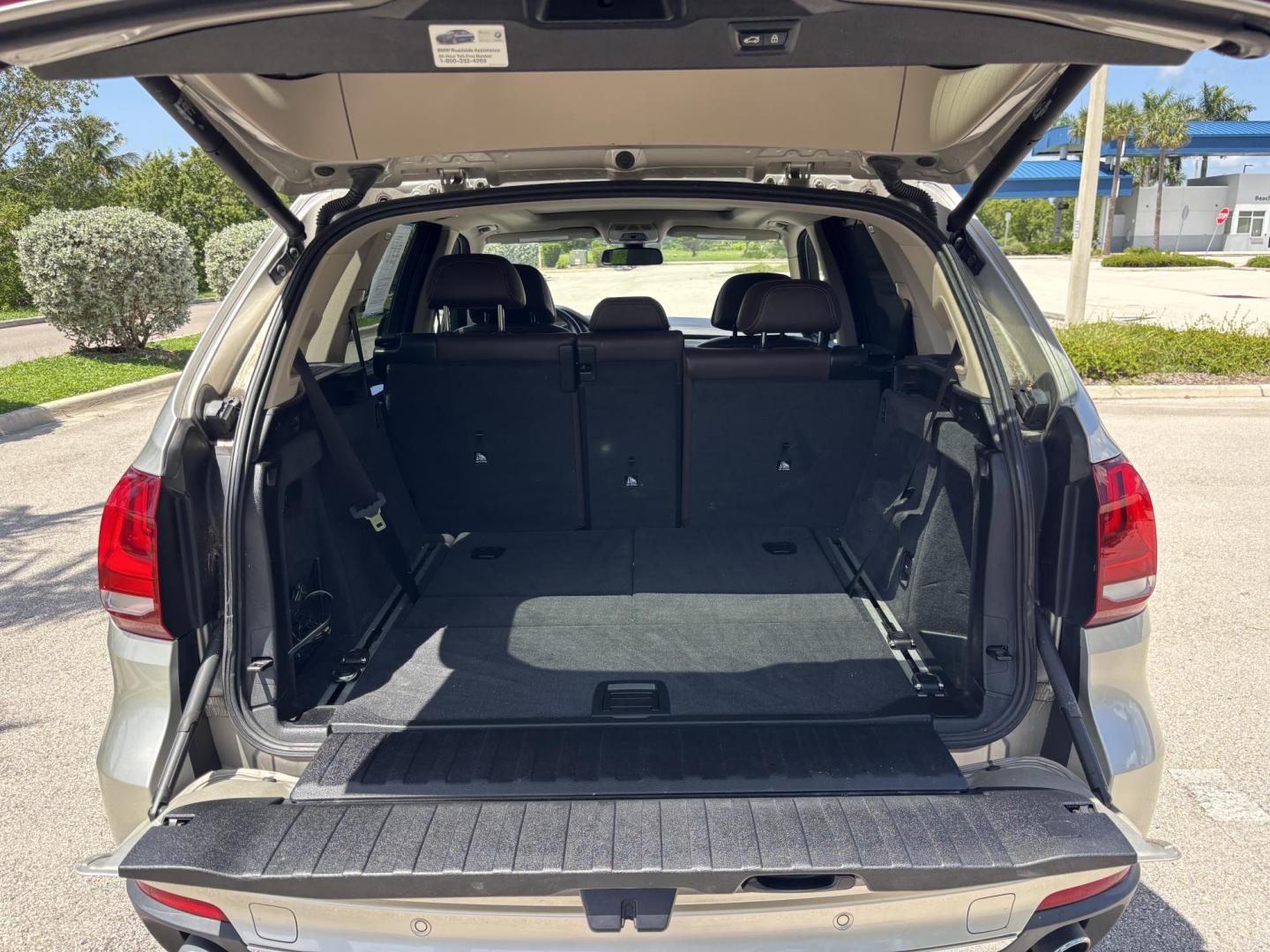 2015 BMW X5 xDrive35i (5UXKR0C56F0) with an 3.0L L6 DOHC 24V engine, 8-Speed Automatic transmission, located at 11170 Summerlin Square Dr., Fort Myers Beach, FL, 33931, (239) 999-7777, 26.493546, -81.941628 - 3rd Row - Photo#20
