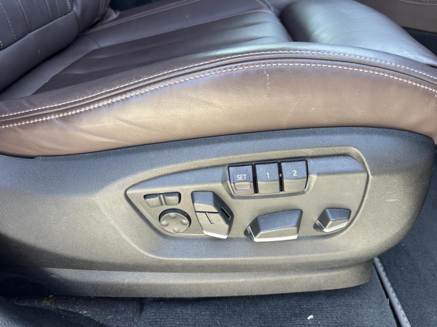 2015 BMW X5 xDrive35i (5UXKR0C56F0) with an 3.0L L6 DOHC 24V engine, 8-Speed Automatic transmission, located at 11170 Summerlin Square Dr., Fort Myers Beach, FL, 33931, (239) 999-7777, 26.493546, -81.941628 - 3rd Row - Photo#14