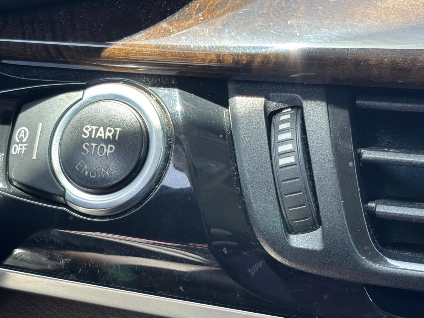 2015 BMW X5 xDrive35i (5UXKR0C56F0) with an 3.0L L6 DOHC 24V engine, 8-Speed Automatic transmission, located at 11170 Summerlin Square Dr., Fort Myers Beach, FL, 33931, (239) 999-7777, 26.493546, -81.941628 - 3rd Row - Photo#32