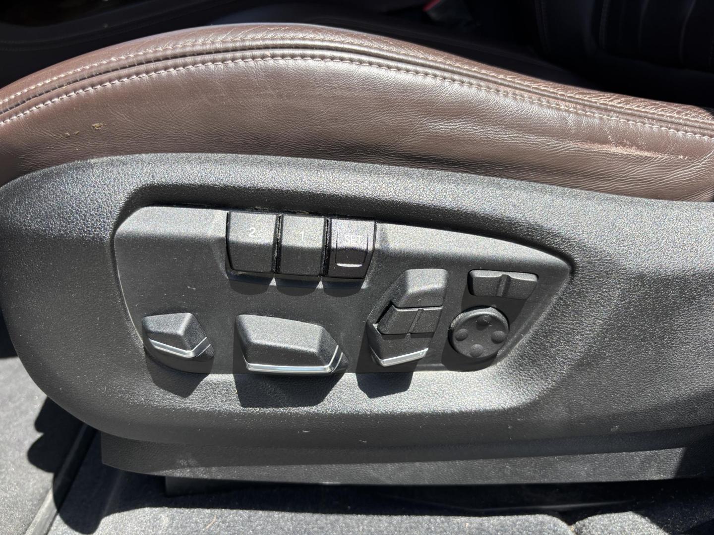 2015 BMW X5 xDrive35i (5UXKR0C56F0) with an 3.0L L6 DOHC 24V engine, 8-Speed Automatic transmission, located at 11170 Summerlin Square Dr., Fort Myers Beach, FL, 33931, (239) 999-7777, 26.493546, -81.941628 - 3rd Row - Photo#11