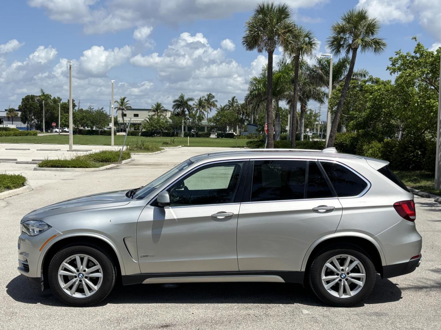2015 BMW X5 xDrive35i (5UXKR0C56F0) with an 3.0L L6 DOHC 24V engine, 8-Speed Automatic transmission, located at 11170 Summerlin Square Dr., Fort Myers Beach, FL, 33931, (239) 999-7777, 26.493546, -81.941628 - 3rd Row - Photo#7