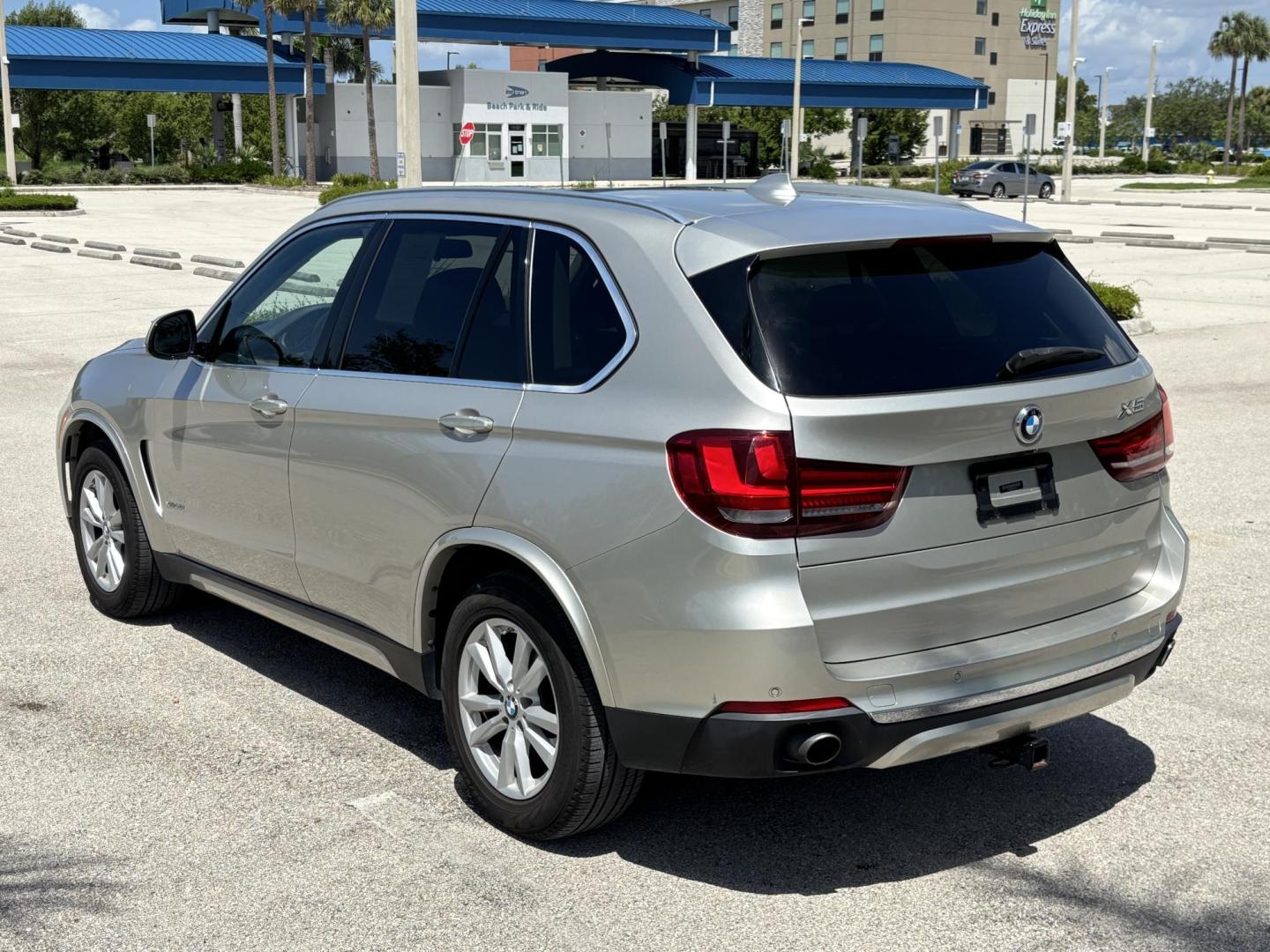 2015 BMW X5 xDrive35i (5UXKR0C56F0) with an 3.0L L6 DOHC 24V engine, 8-Speed Automatic transmission, located at 11170 Summerlin Square Dr., Fort Myers Beach, FL, 33931, (239) 999-7777, 26.493546, -81.941628 - 3rd Row - Photo#4