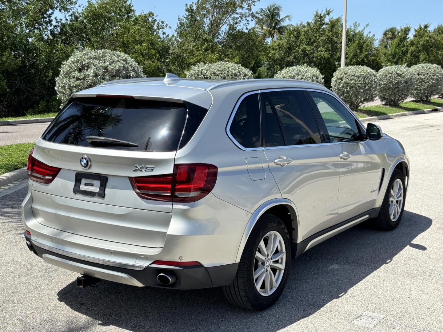 2015 BMW X5 xDrive35i (5UXKR0C56F0) with an 3.0L L6 DOHC 24V engine, 8-Speed Automatic transmission, located at 11170 Summerlin Square Dr., Fort Myers Beach, FL, 33931, (239) 999-7777, 26.493546, -81.941628 - 3rd Row - Photo#6