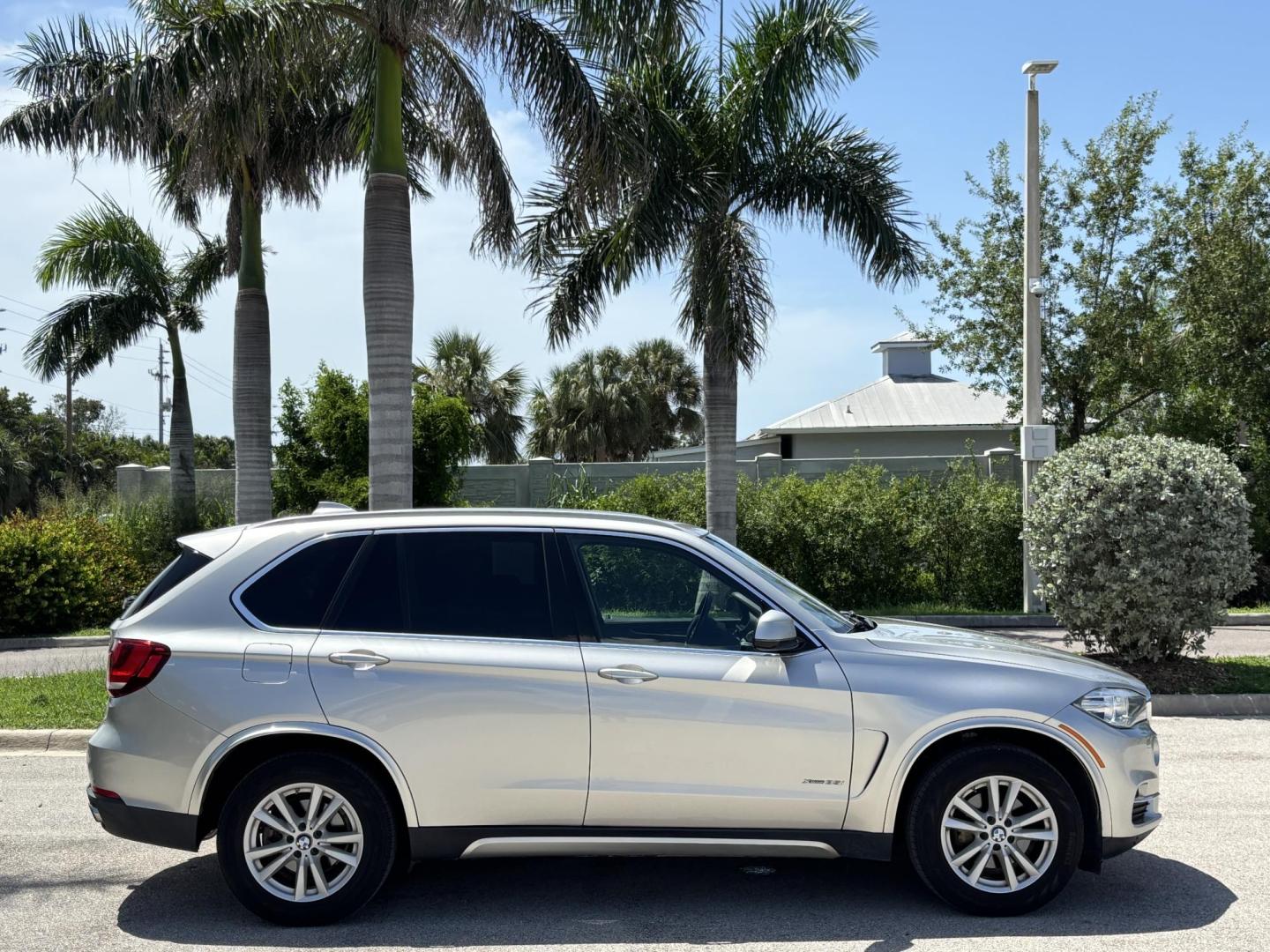 2015 BMW X5 xDrive35i (5UXKR0C56F0) with an 3.0L L6 DOHC 24V engine, 8-Speed Automatic transmission, located at 11170 Summerlin Square Dr., Fort Myers Beach, FL, 33931, (239) 999-7777, 26.493546, -81.941628 - 3rd Row - Photo#3