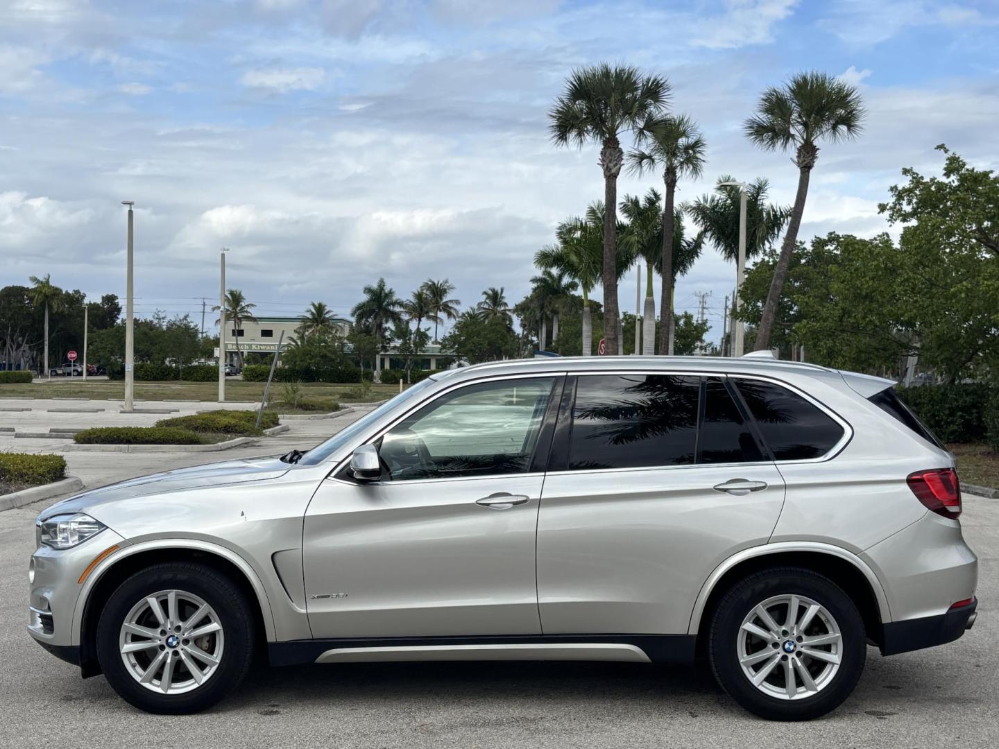 2015 SILVER /BROWN BMW X5 xDrive35i (5UXKR0C56F0) with an 3.0L L6 DOHC 24V engine, 8-Speed Automatic transmission, located at 11170 Summerlin Square Dr., Fort Myers Beach, FL, 33931, (239) 999-7777, 26.493546, -81.941628 - 3rd Row - Photo#10