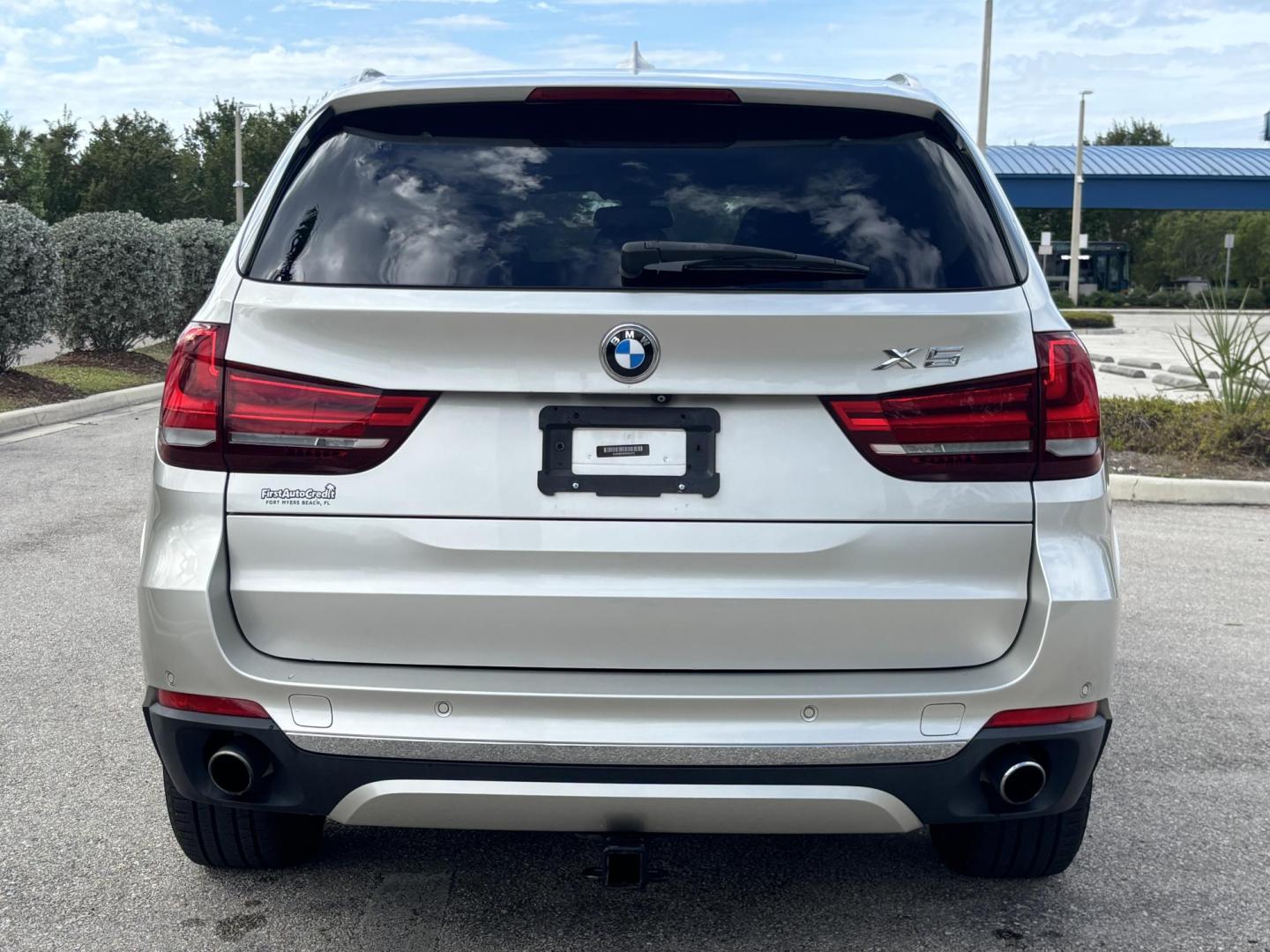 2015 SILVER /BROWN BMW X5 xDrive35i (5UXKR0C56F0) with an 3.0L L6 DOHC 24V engine, 8-Speed Automatic transmission, located at 11170 Summerlin Square Dr., Fort Myers Beach, FL, 33931, (239) 999-7777, 26.493546, -81.941628 - 3rd Row - Photo#12