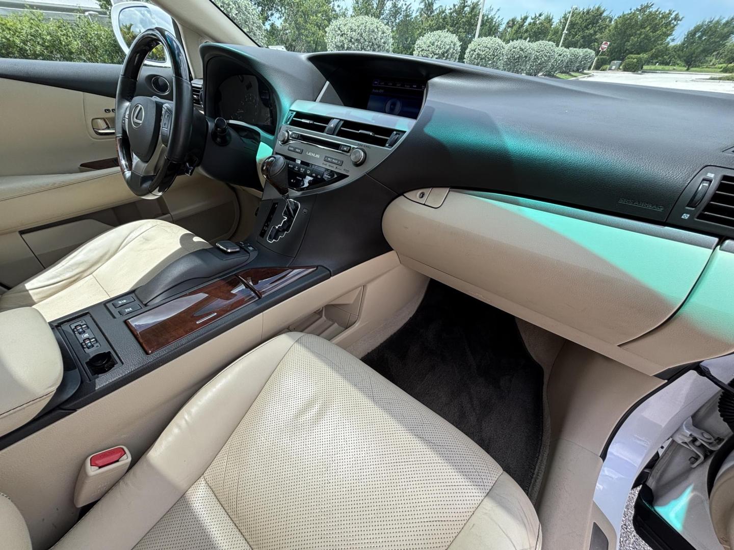 2015 WHITE /TAN Lexus RX 350 AWD (2T2BK1BA5FC) with an 3.5L V6 DOHC 24V engine, 6-Speed Automatic transmission, located at 11170 Summerlin Square Dr., Fort Myers Beach, FL, 33931, (239) 999-7777, 26.493546, -81.941628 - Carfax 1 Owner - Photo#13
