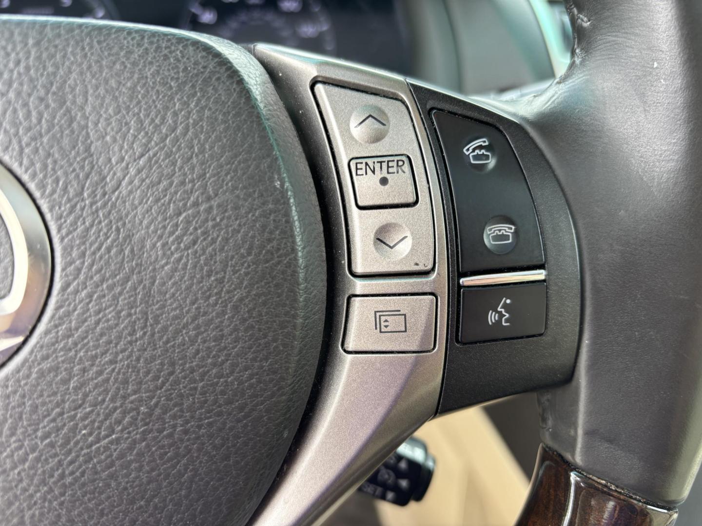 2015 WHITE /TAN Lexus RX 350 AWD (2T2BK1BA5FC) with an 3.5L V6 DOHC 24V engine, 6-Speed Automatic transmission, located at 11170 Summerlin Square Dr., Fort Myers Beach, FL, 33931, (239) 999-7777, 26.493546, -81.941628 - Carfax 1 Owner - Photo#25