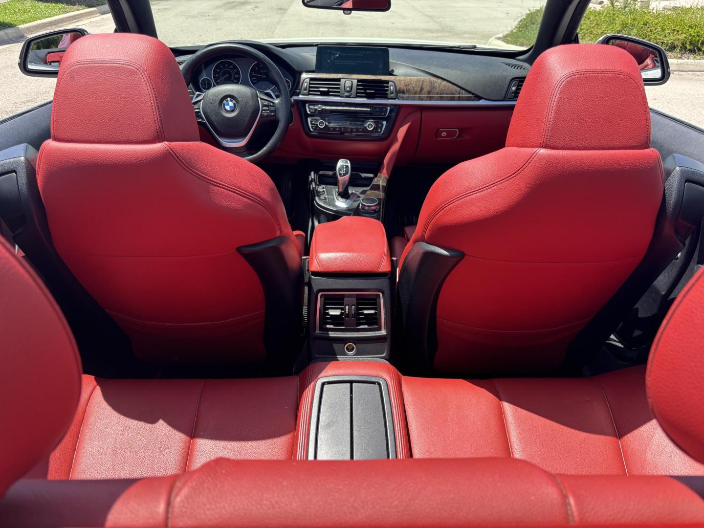2016 WHITE /RED BMW 4-Series 435i xDrive convertible (WBA3T7C52G5) with an 3.0L V6 DOHC 24V engine, 8A transmission, located at 11170 Summerlin Square Dr., Fort Myers Beach, FL, 33931, (239) 999-7777, 26.493546, -81.941628 - Photo#12
