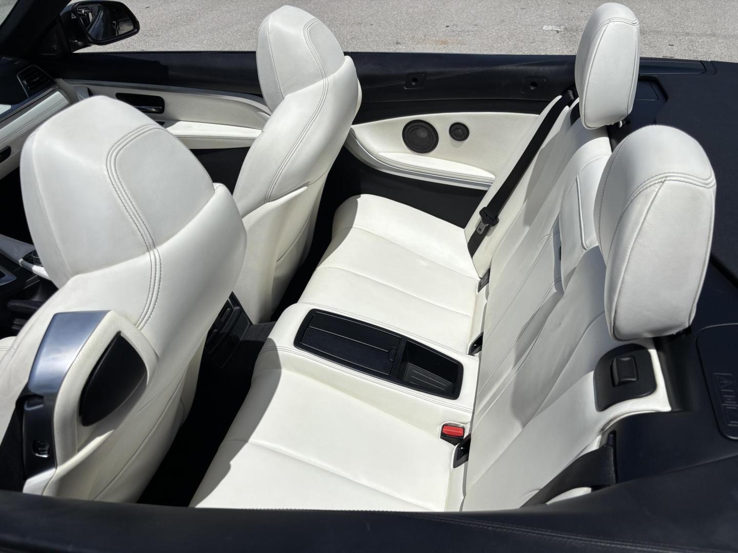 2018 GRAY /WHITE BMW 4-Series 440i convertible (WBA4Z5C51JE) with an 3.0L V6 DOHC 24V engine, 8A transmission, located at 11170 Summerlin Square Dr., Fort Myers Beach, FL, 33931, (239) 999-7777, 26.493546, -81.941628 - Photo#29