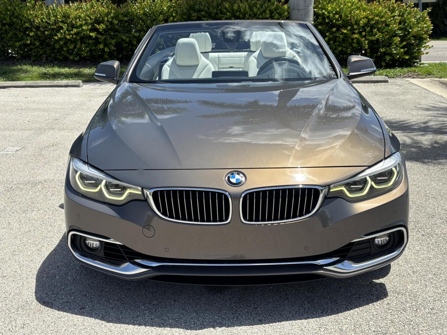 2018 GRAY /WHITE BMW 4-Series 440i convertible (WBA4Z5C51JE) with an 3.0L V6 DOHC 24V engine, 8A transmission, located at 11170 Summerlin Square Dr., Fort Myers Beach, FL, 33931, (239) 999-7777, 26.493546, -81.941628 - Photo#1