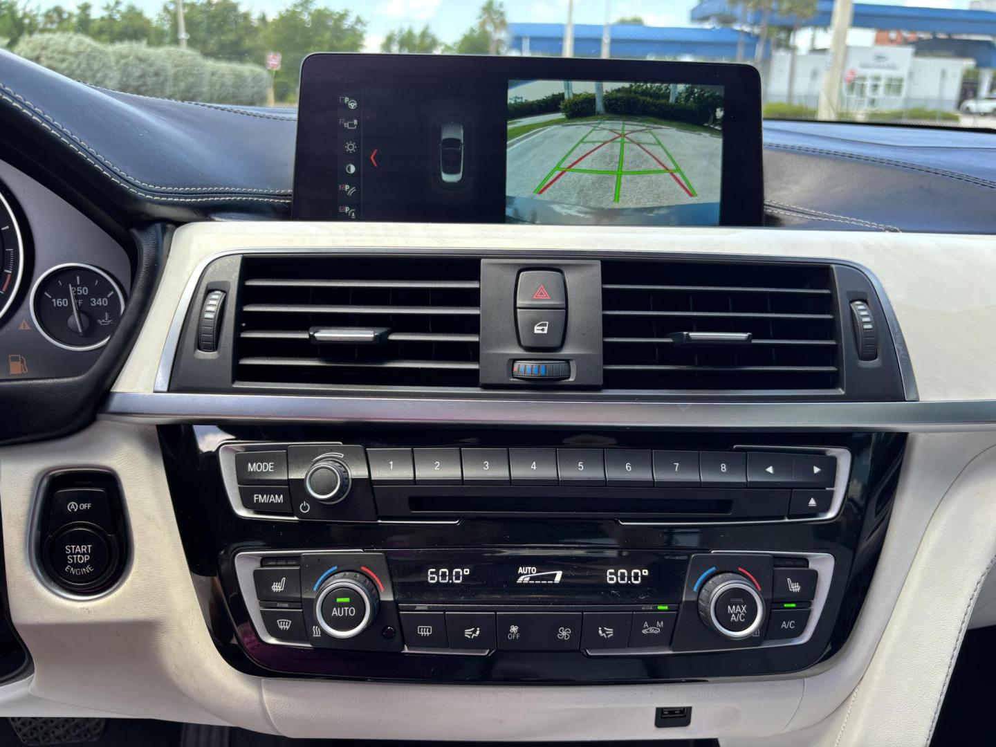2018 GRAY /WHITE BMW 4-Series 440i convertible (WBA4Z5C51JE) with an 3.0L V6 DOHC 24V engine, 8A transmission, located at 11170 Summerlin Square Dr., Fort Myers Beach, FL, 33931, (239) 999-7777, 26.493546, -81.941628 - Photo#17