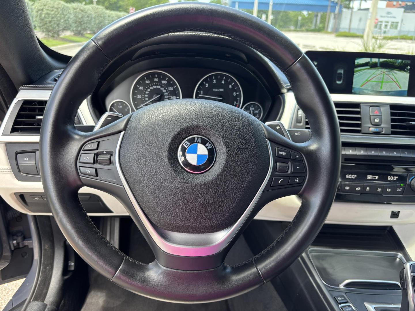 2018 GRAY /WHITE BMW 4-Series 440i convertible (WBA4Z5C51JE) with an 3.0L V6 DOHC 24V engine, 8A transmission, located at 11170 Summerlin Square Dr., Fort Myers Beach, FL, 33931, (239) 999-7777, 26.493546, -81.941628 - Photo#12