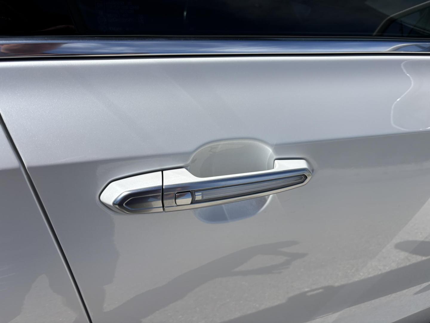 2020 WHITE /TAN Cadillac XT4 Premium Luxury (1GYFZCR44LF) with an 2.0L L4 DOHC 16V engine, 9A transmission, located at 11170 Summerlin Square Dr., Fort Myers Beach, FL, 33931, (239) 999-7777, 26.493546, -81.941628 - Photo#37