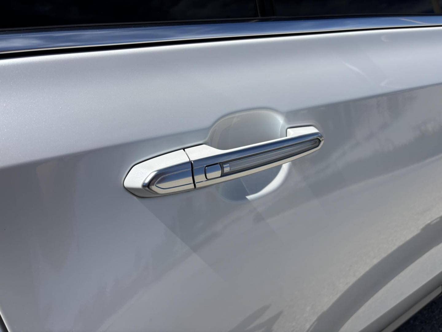 2020 WHITE /TAN Cadillac XT4 Premium Luxury (1GYFZCR44LF) with an 2.0L L4 DOHC 16V engine, 9A transmission, located at 11170 Summerlin Square Dr., Fort Myers Beach, FL, 33931, (239) 999-7777, 26.493546, -81.941628 - Photo#38