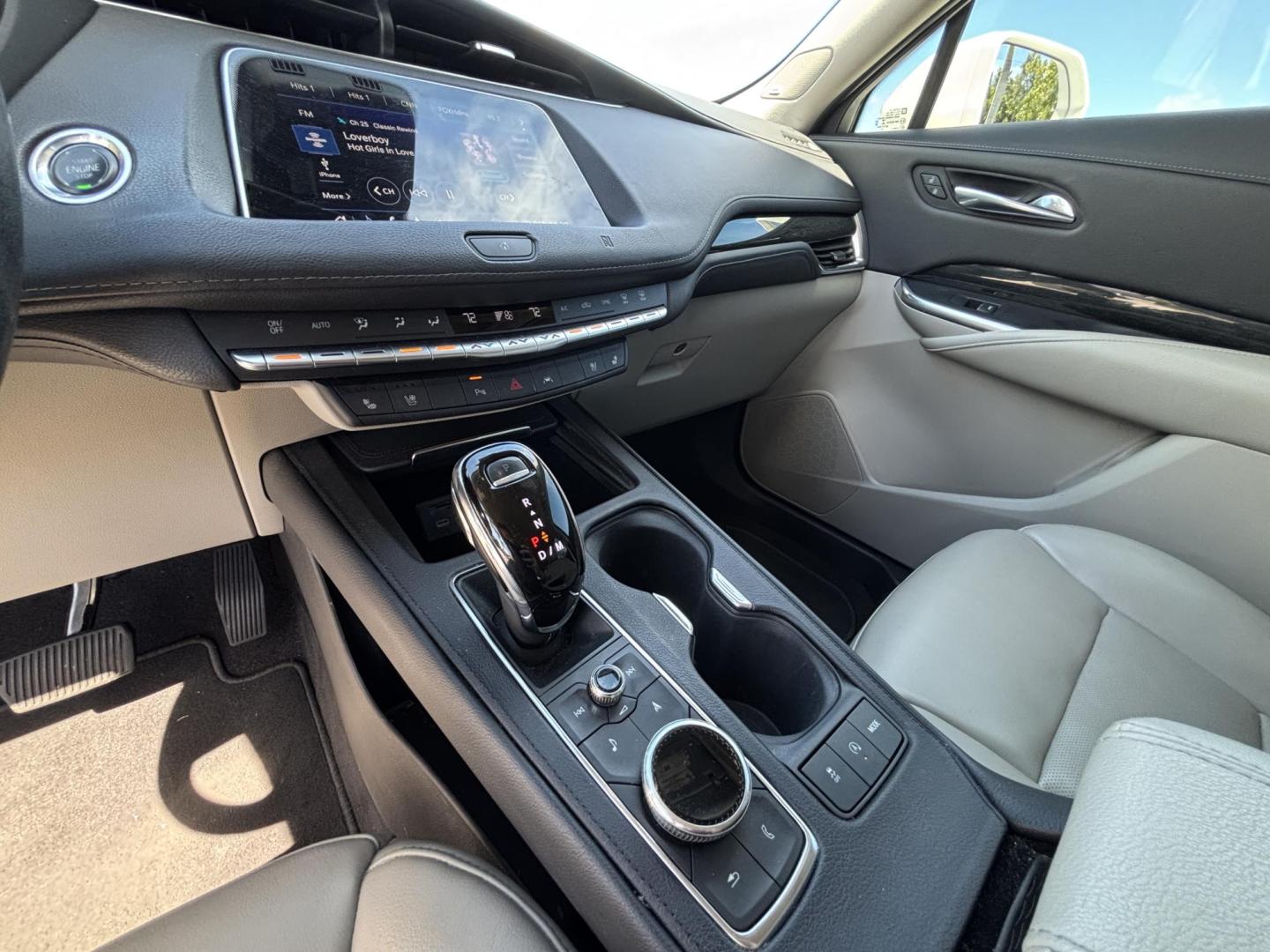 2020 WHITE /TAN Cadillac XT4 Premium Luxury (1GYFZCR44LF) with an 2.0L L4 DOHC 16V engine, 9A transmission, located at 11170 Summerlin Square Dr., Fort Myers Beach, FL, 33931, (239) 999-7777, 26.493546, -81.941628 - Photo#13