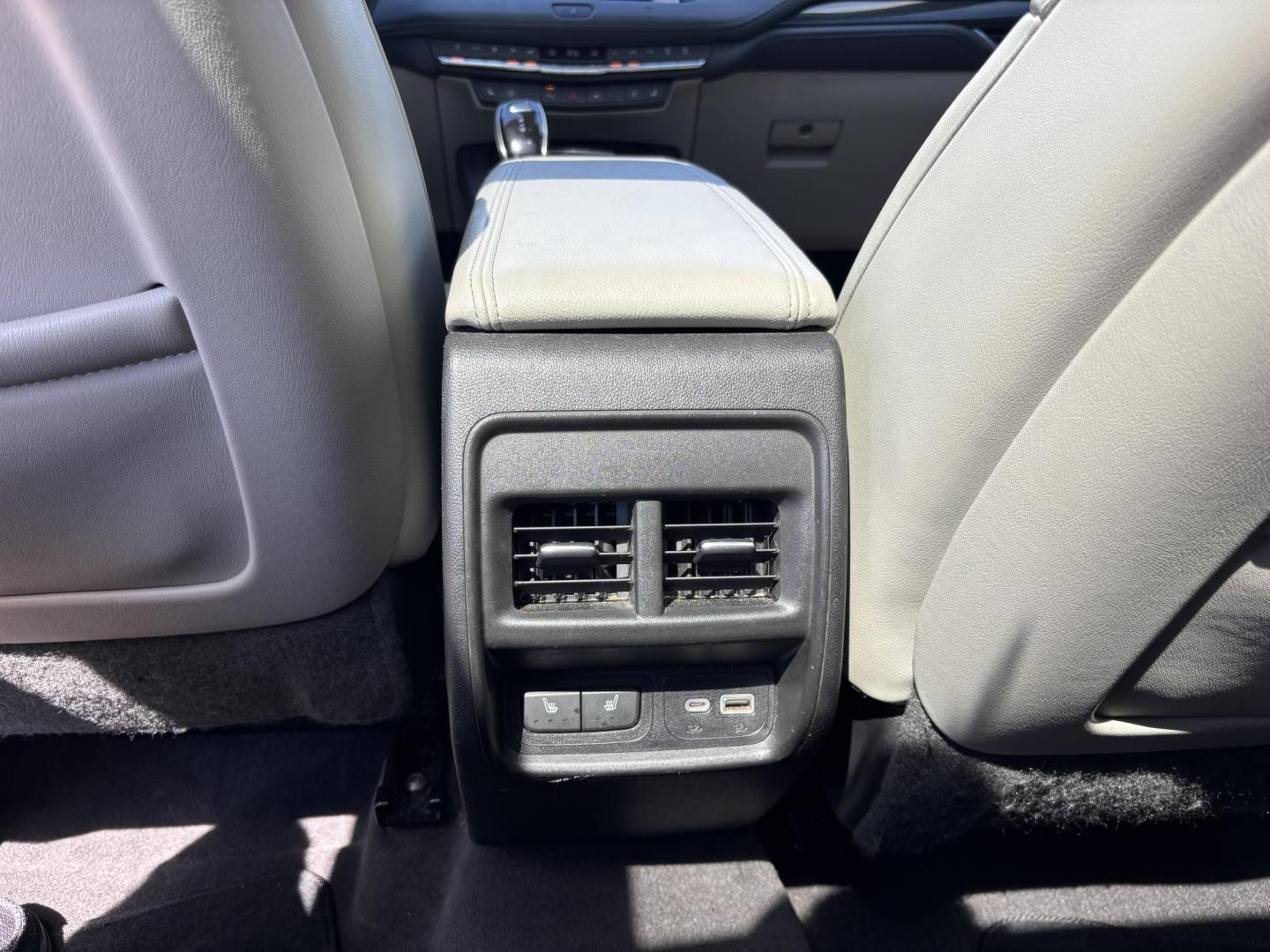 2020 WHITE /TAN Cadillac XT4 Premium Luxury (1GYFZCR44LF) with an 2.0L L4 DOHC 16V engine, 9A transmission, located at 11170 Summerlin Square Dr., Fort Myers Beach, FL, 33931, (239) 999-7777, 26.493546, -81.941628 - Photo#16