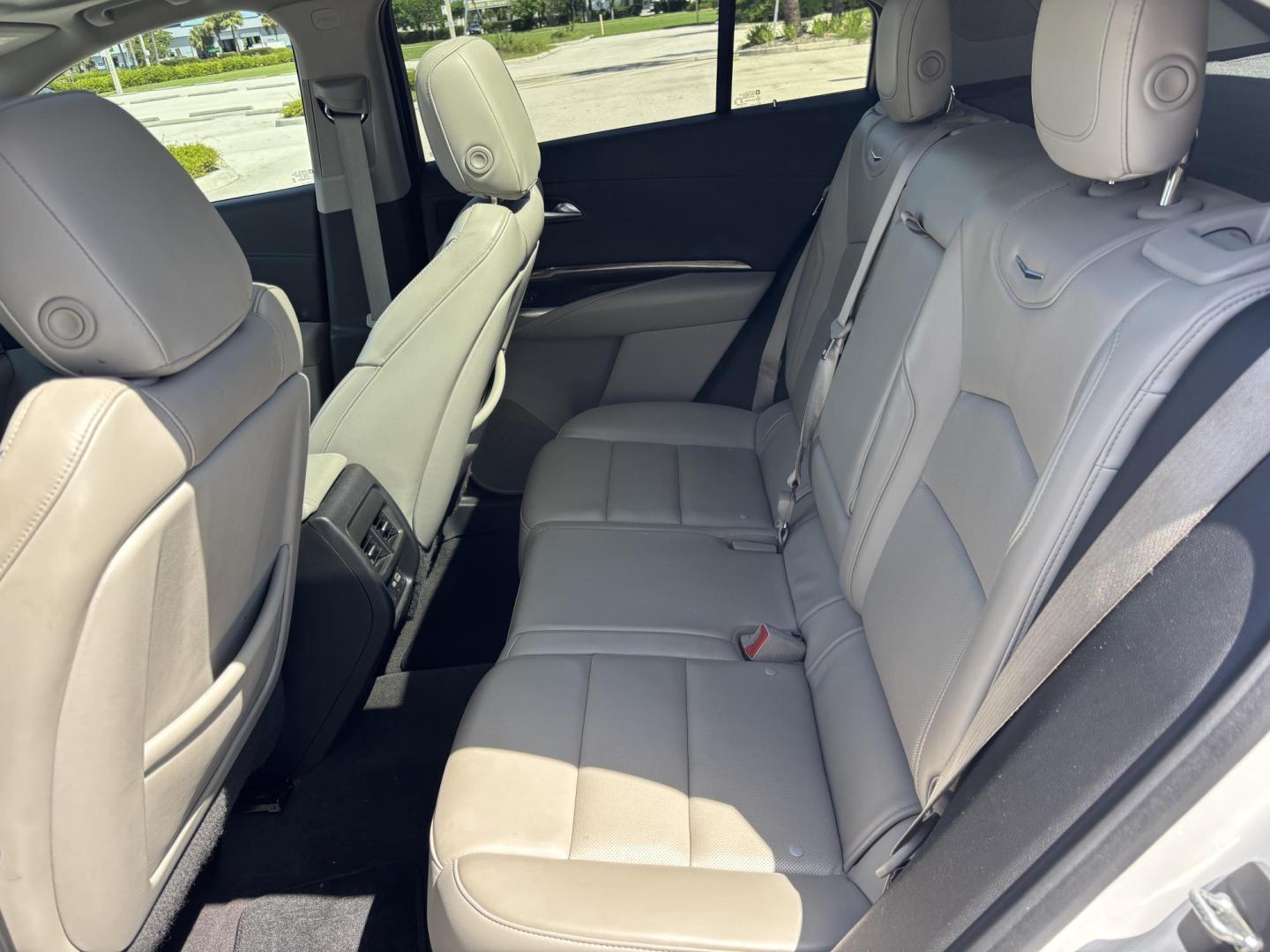 2020 WHITE /TAN Cadillac XT4 Premium Luxury (1GYFZCR44LF) with an 2.0L L4 DOHC 16V engine, 9A transmission, located at 11170 Summerlin Square Dr., Fort Myers Beach, FL, 33931, (239) 999-7777, 26.493546, -81.941628 - Photo#18