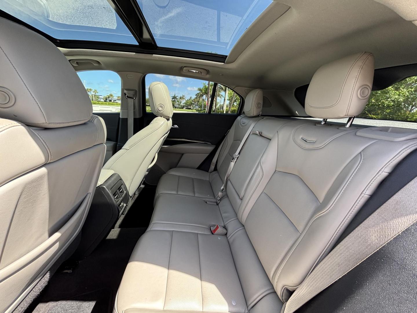 2020 WHITE /TAN Cadillac XT4 Premium Luxury (1GYFZCR44LF) with an 2.0L L4 DOHC 16V engine, 9A transmission, located at 11170 Summerlin Square Dr., Fort Myers Beach, FL, 33931, (239) 999-7777, 26.493546, -81.941628 - Photo#17