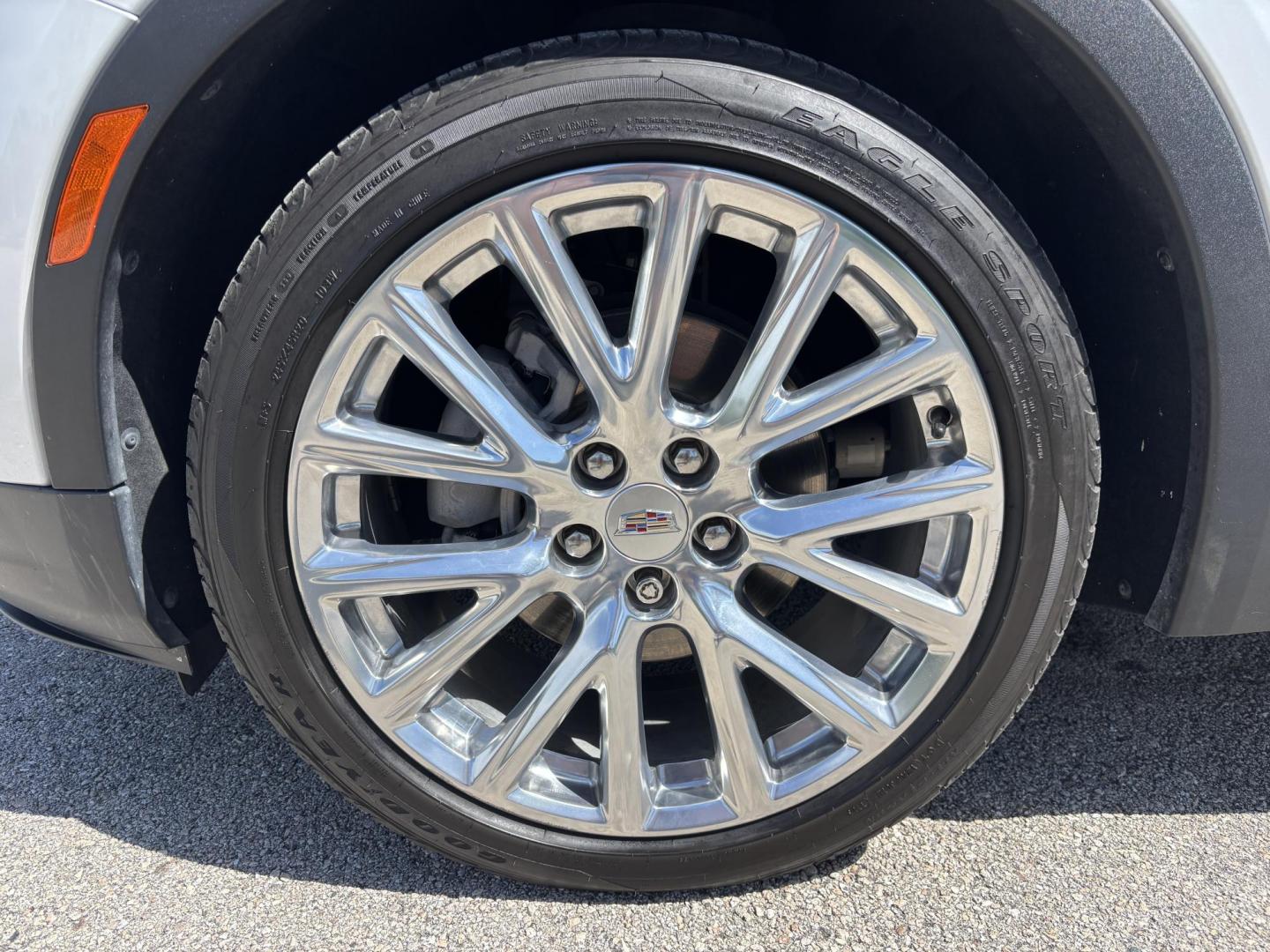 2020 WHITE /TAN Cadillac XT4 Premium Luxury (1GYFZCR44LF) with an 2.0L L4 DOHC 16V engine, 9A transmission, located at 11170 Summerlin Square Dr., Fort Myers Beach, FL, 33931, (239) 999-7777, 26.493546, -81.941628 - Photo#43