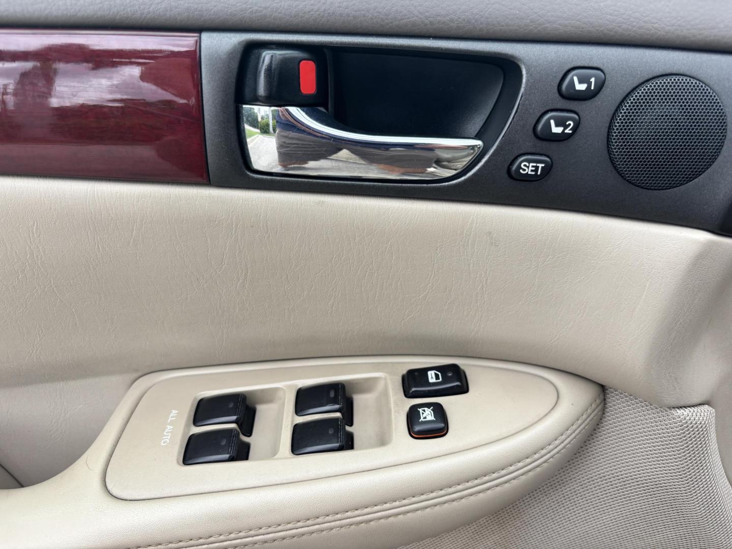 2004 GOLD /TAN Lexus ES 330 Sedan (JTHBA30G440) with an 3.3L V6 DOHC 24V engine, 5-Speed Automatic Overdrive transmission, located at 11170 Summerlin Square Dr., Fort Myers Beach, FL, 33931, (239) 999-7777, 26.493546, -81.941628 - Branded Title We have financing available and we accept trades! Fill out a credit application on our website or come by today! If you have any questions, give us a call at (239) 999 - 7777 or visit our website at firstautocredit.com. 11170 Summerlin Square Dr, Fort Myers Beach, FL 33931 - Photo#24