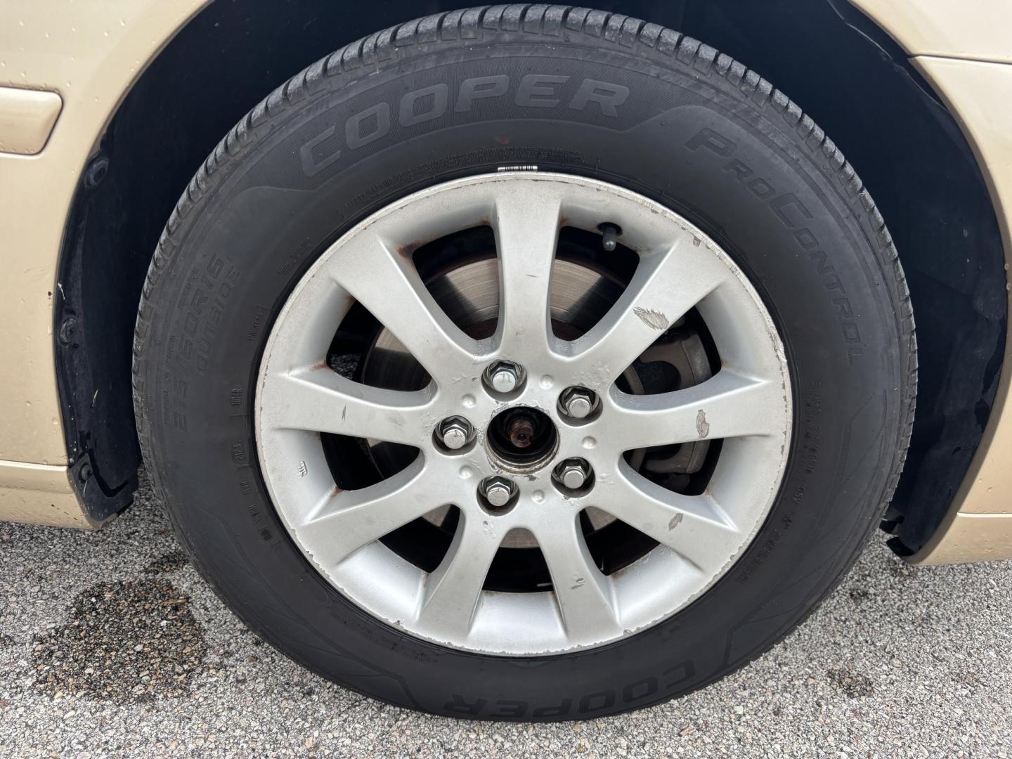 2004 GOLD /TAN Lexus ES 330 Sedan (JTHBA30G440) with an 3.3L V6 DOHC 24V engine, 5-Speed Automatic Overdrive transmission, located at 11170 Summerlin Square Dr., Fort Myers Beach, FL, 33931, (239) 999-7777, 26.493546, -81.941628 - Branded Title We have financing available and we accept trades! Fill out a credit application on our website or come by today! If you have any questions, give us a call at (239) 999 - 7777 or visit our website at firstautocredit.com. 11170 Summerlin Square Dr, Fort Myers Beach, FL 33931 - Photo#35