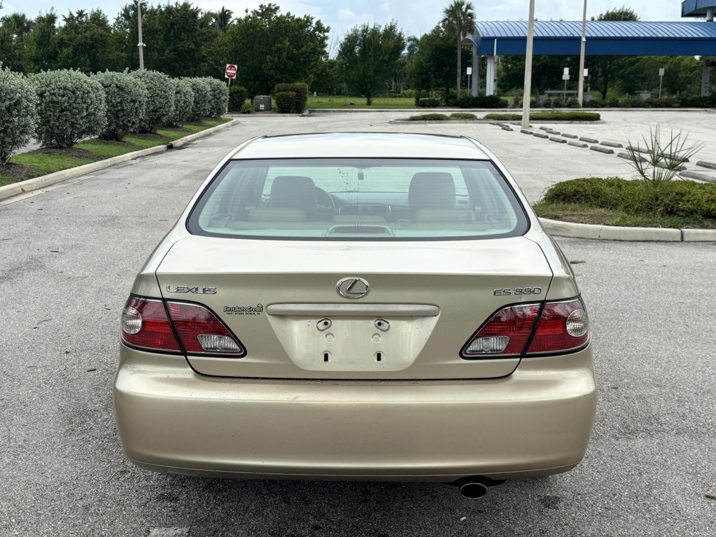2004 GOLD /TAN Lexus ES 330 Sedan (JTHBA30G440) with an 3.3L V6 DOHC 24V engine, 5-Speed Automatic Overdrive transmission, located at 11170 Summerlin Square Dr., Fort Myers Beach, FL, 33931, (239) 999-7777, 26.493546, -81.941628 - Branded Title We have financing available and we accept trades! Fill out a credit application on our website or come by today! If you have any questions, give us a call at (239) 999 - 7777 or visit our website at firstautocredit.com. 11170 Summerlin Square Dr, Fort Myers Beach, FL 33931 - Photo#5
