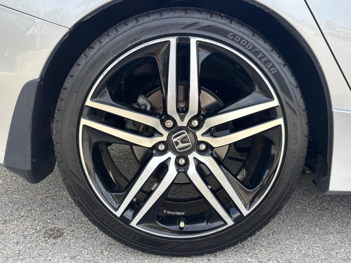 2017 SILVER /BLACK Honda Accord Sport Special Edition CVT (1HGCR2F10HA) with an 2.4L L4 DOHC 16V engine, CVT transmission, located at 11170 Summerlin Square Dr., Fort Myers Beach, FL, 33931, (239) 999-7777, 26.493546, -81.941628 - Photo#33